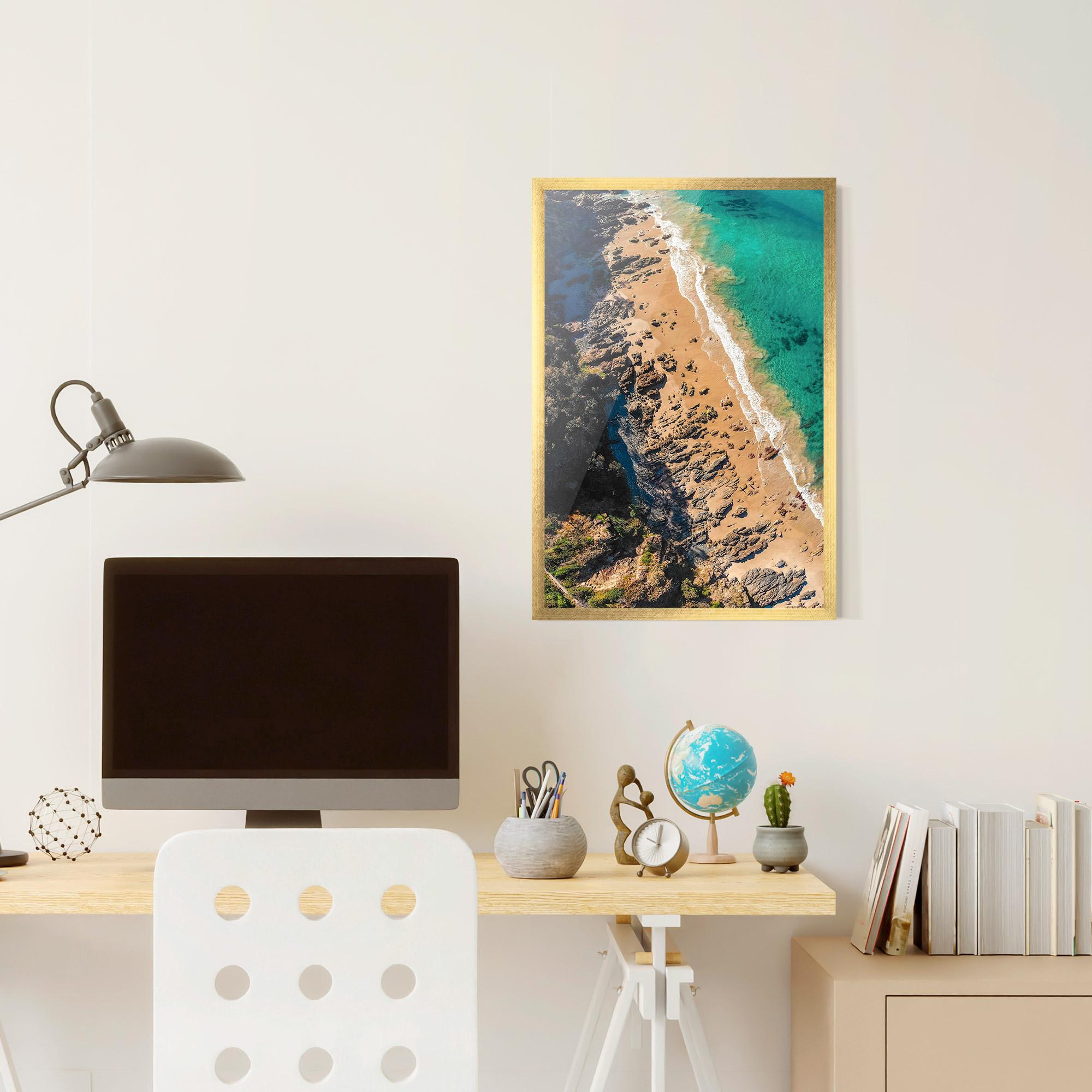 Poster Înrămat Rocky Beach mockup 6