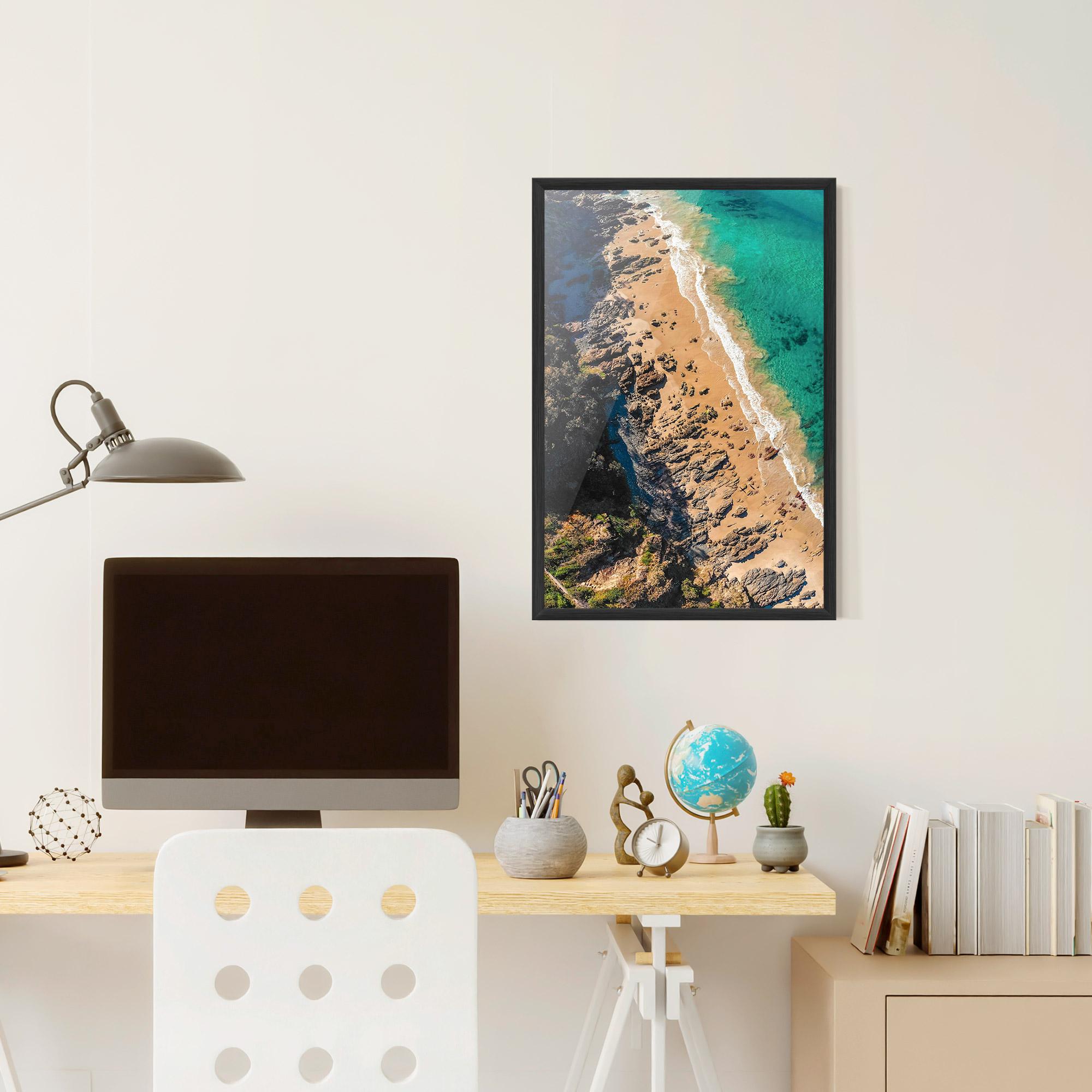 Poster Înrămat Rocky Beach mockup 6