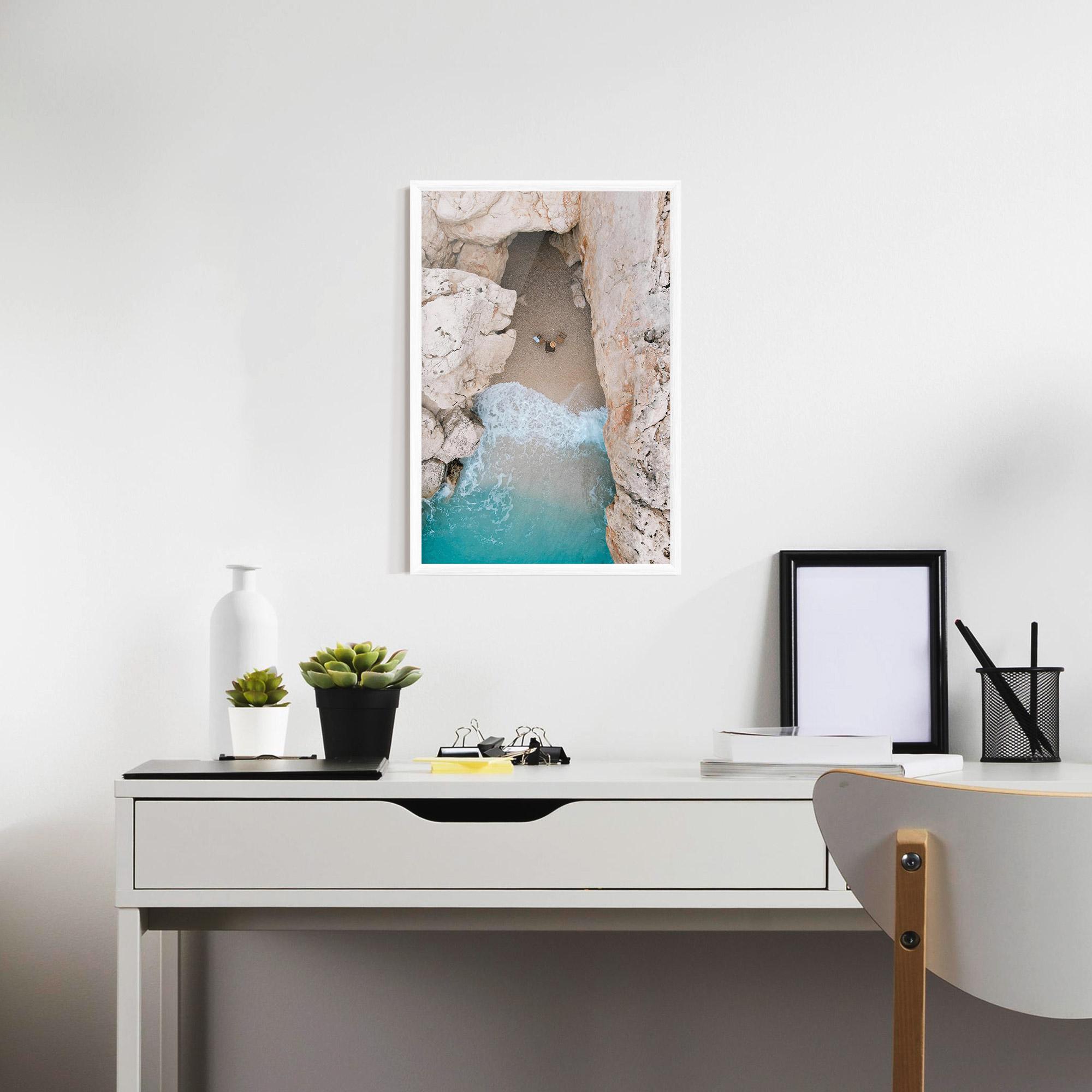Poster Înrămat Private White Cave mockup 7
