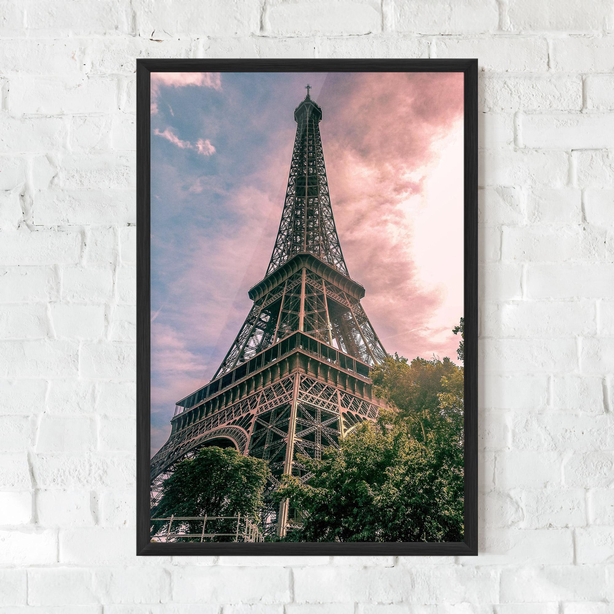 Poster Înrămat Eiffel Under Pink Sky mockup 0