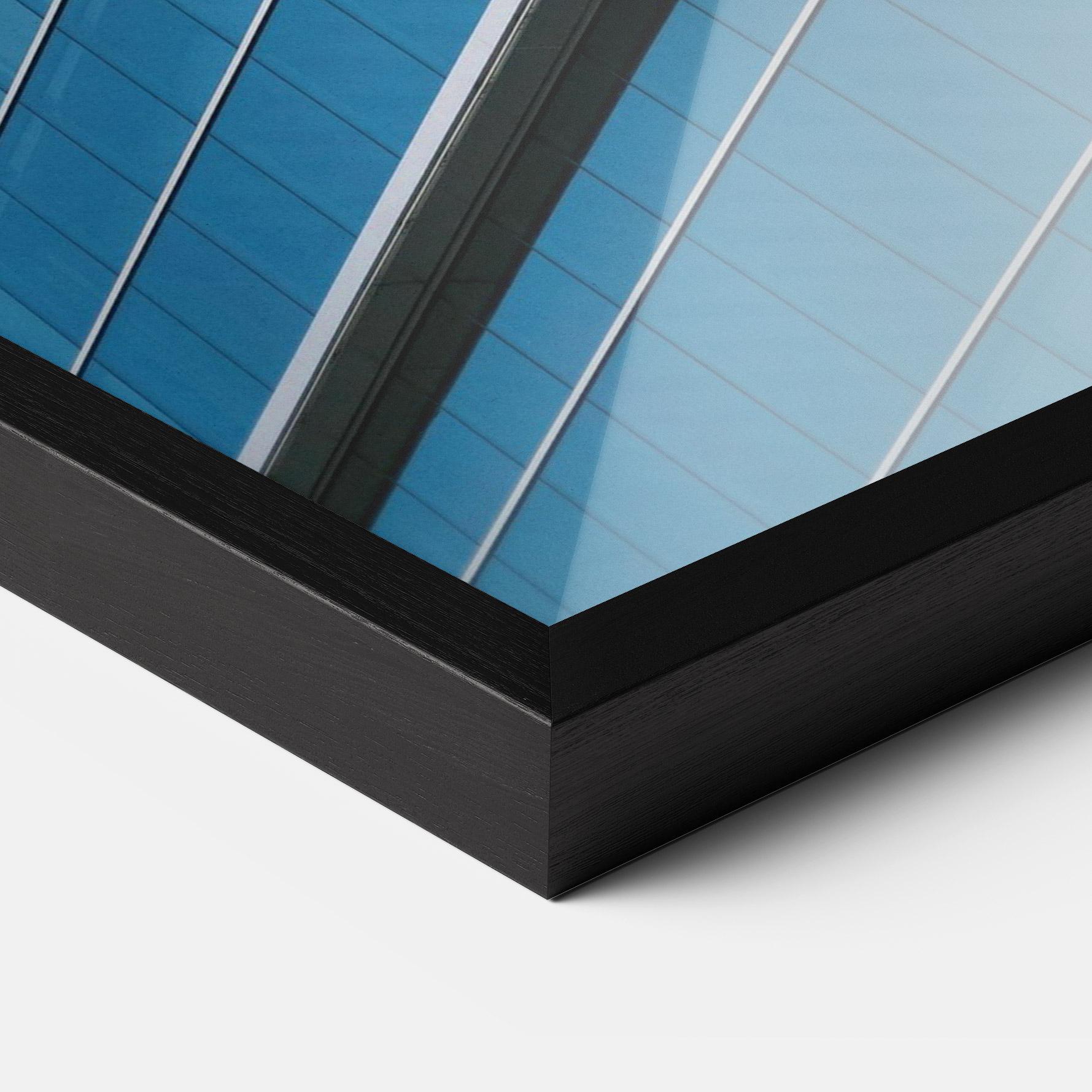 Poster Înrămat Blue Glass Tower mockup 3