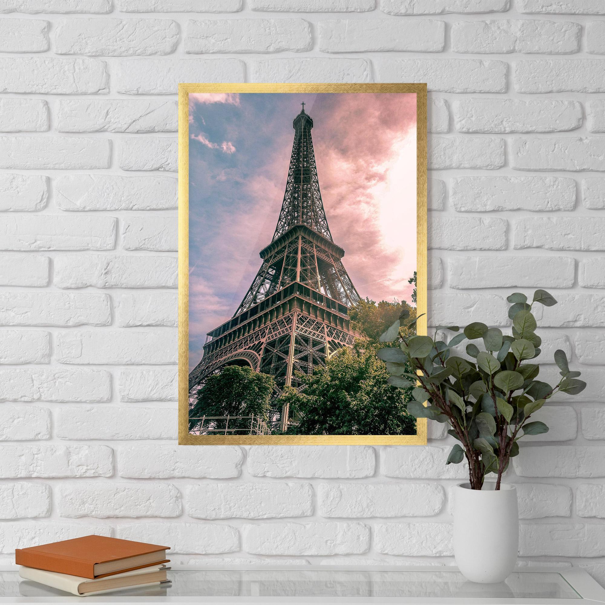 Poster Înrămat Eiffel Under Pink Sky mockup 5