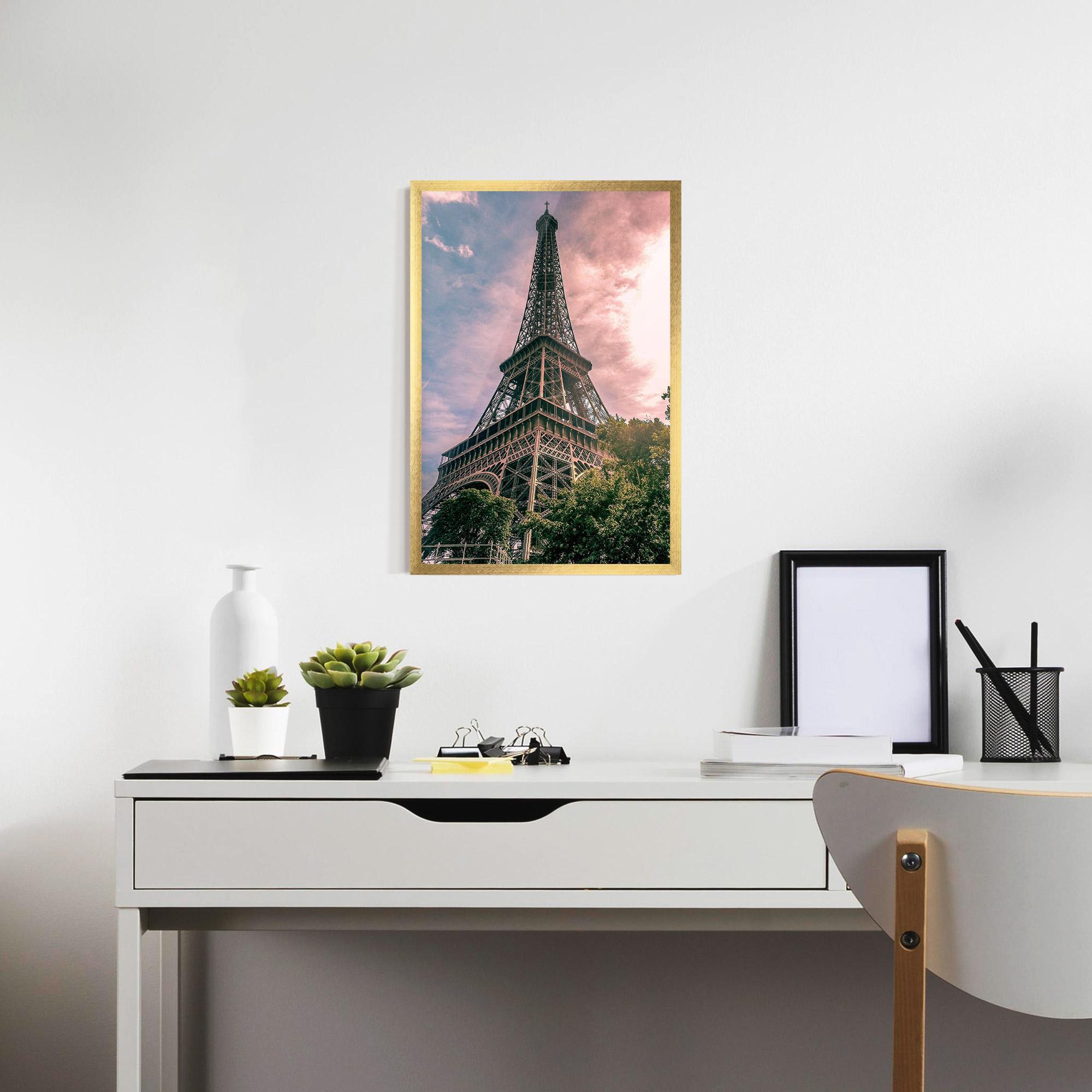 Poster Înrămat Eiffel Under Pink Sky mockup 7
