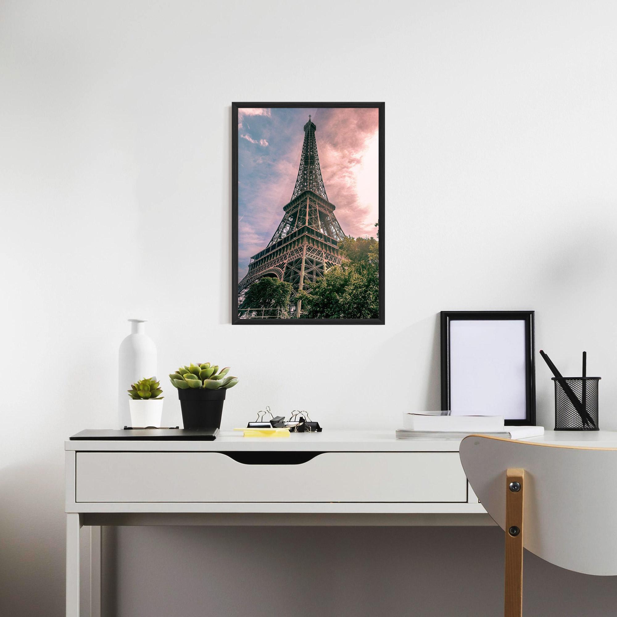 Poster Înrămat Eiffel Under Pink Sky mockup 7