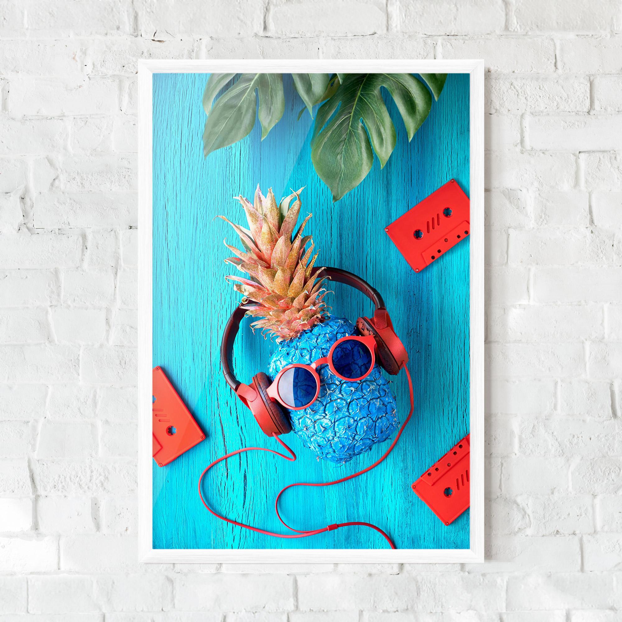 Poster Înrămat Pineapple On Blue mockup 0