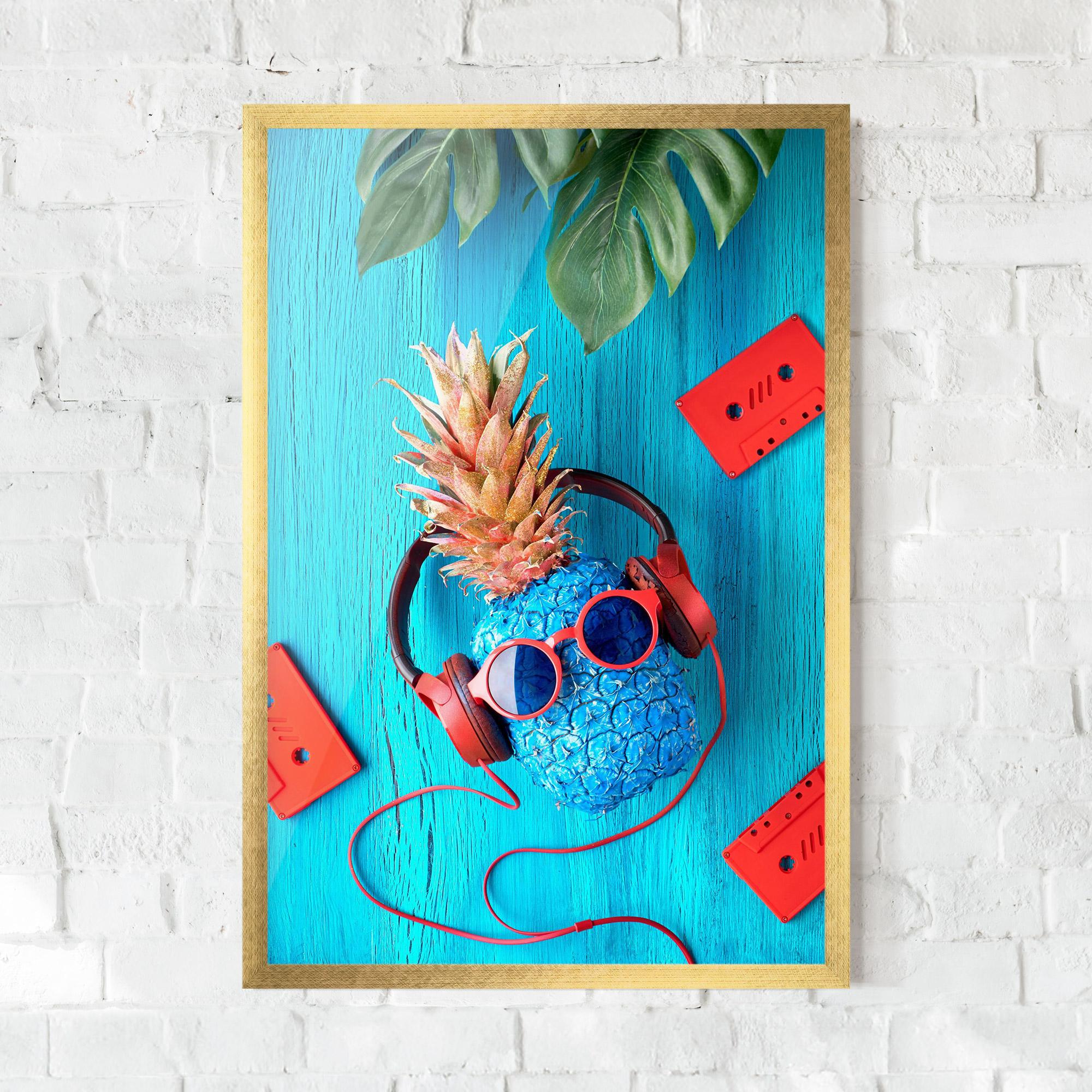 Poster Înrămat Pineapple On Blue mockup 0