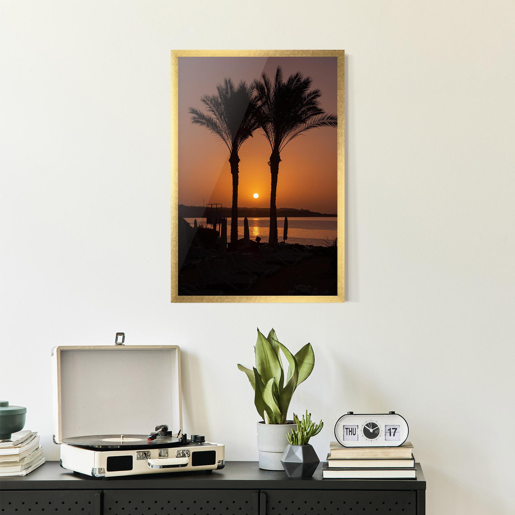 Poster Înrămat Night Palm mockup 2