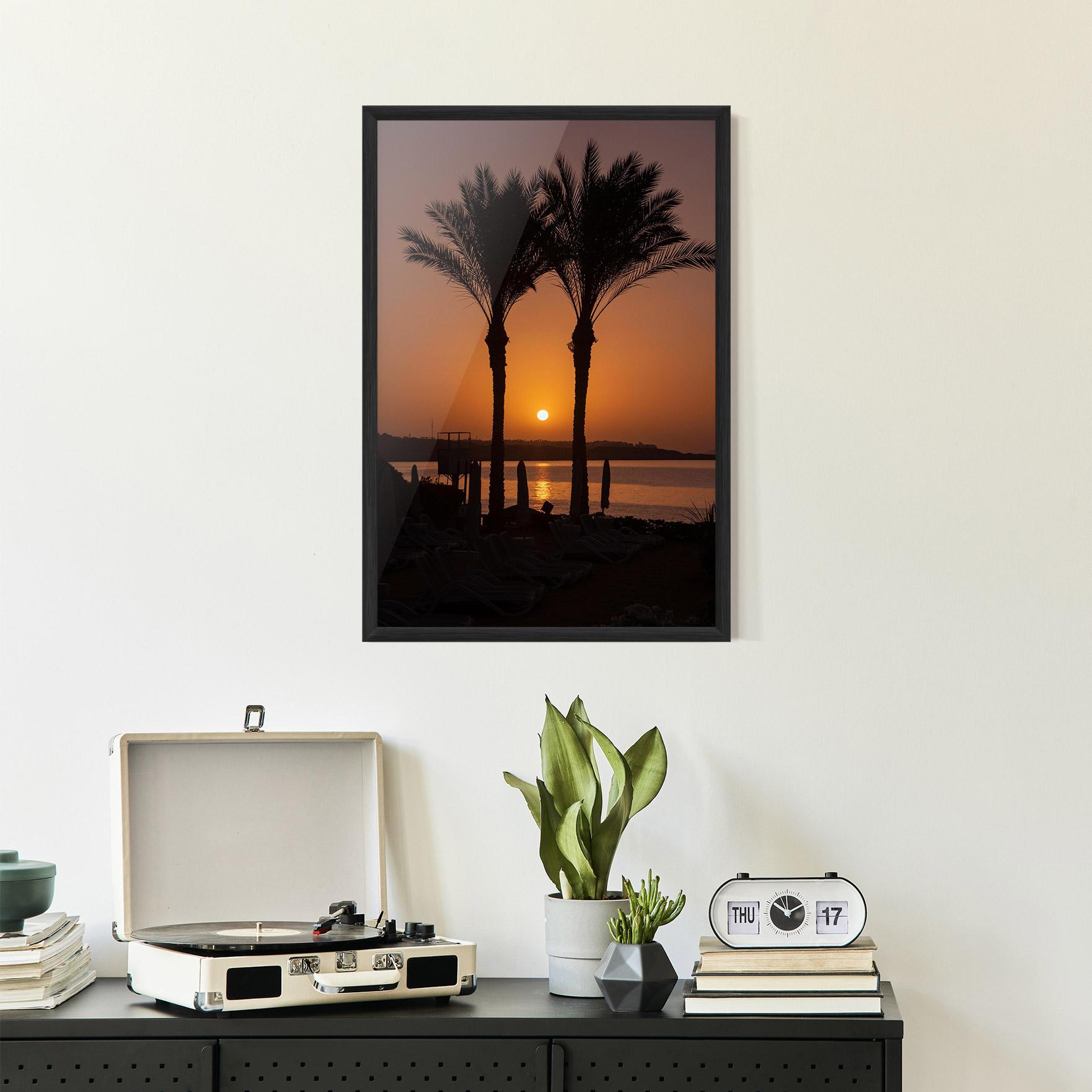 Poster Înrămat Night Palm mockup 2