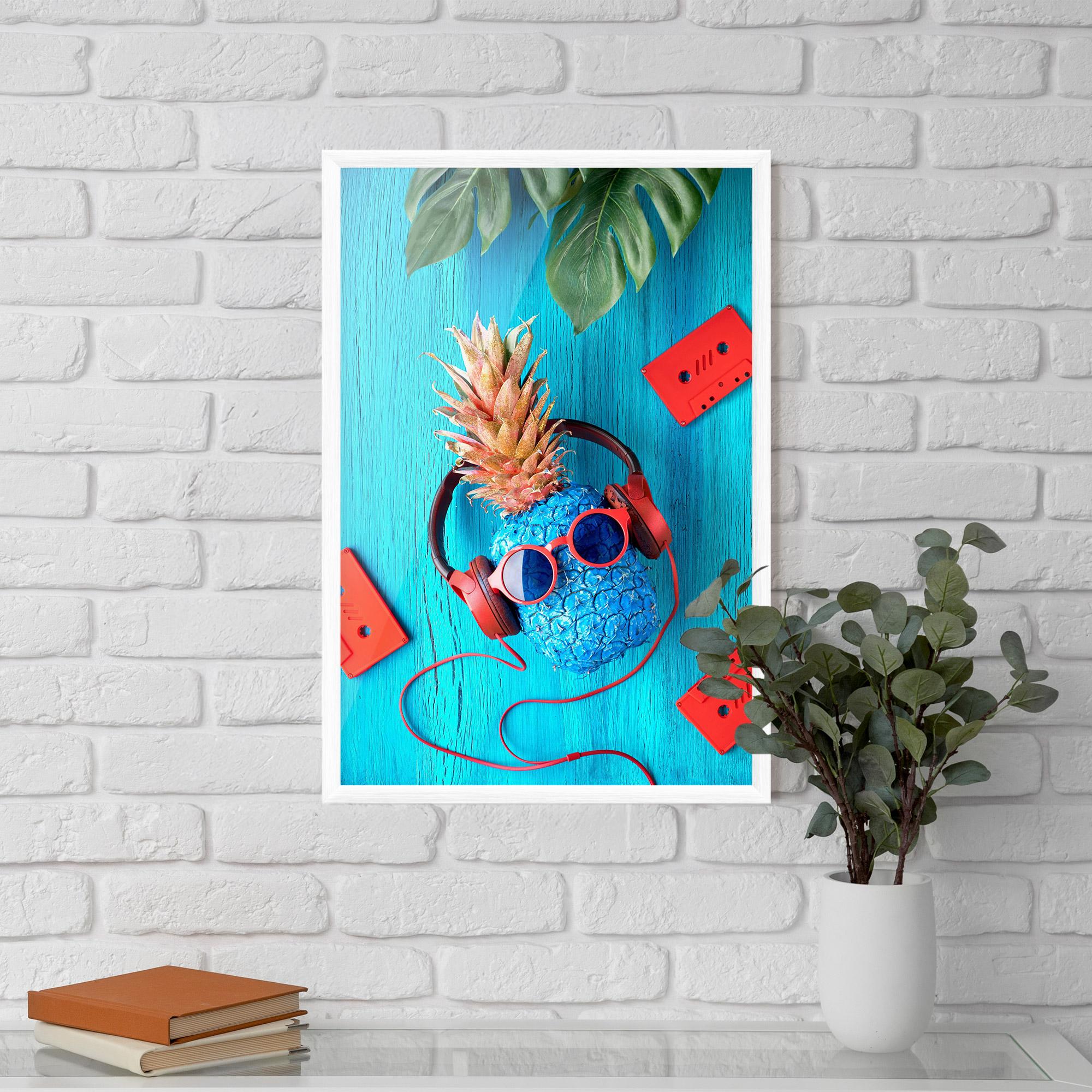 Poster Înrămat Pineapple On Blue mockup 5