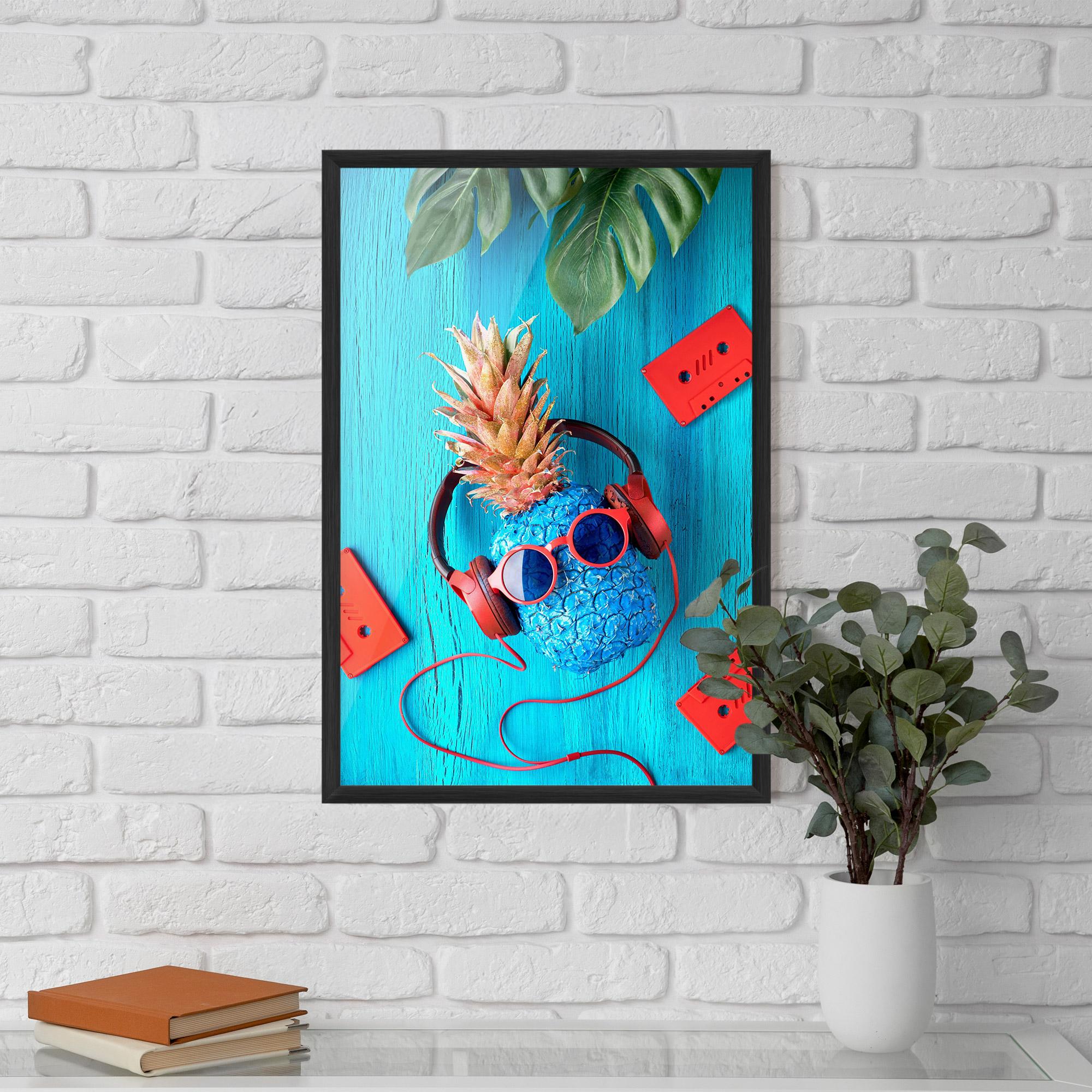 Poster Înrămat Pineapple On Blue mockup 5