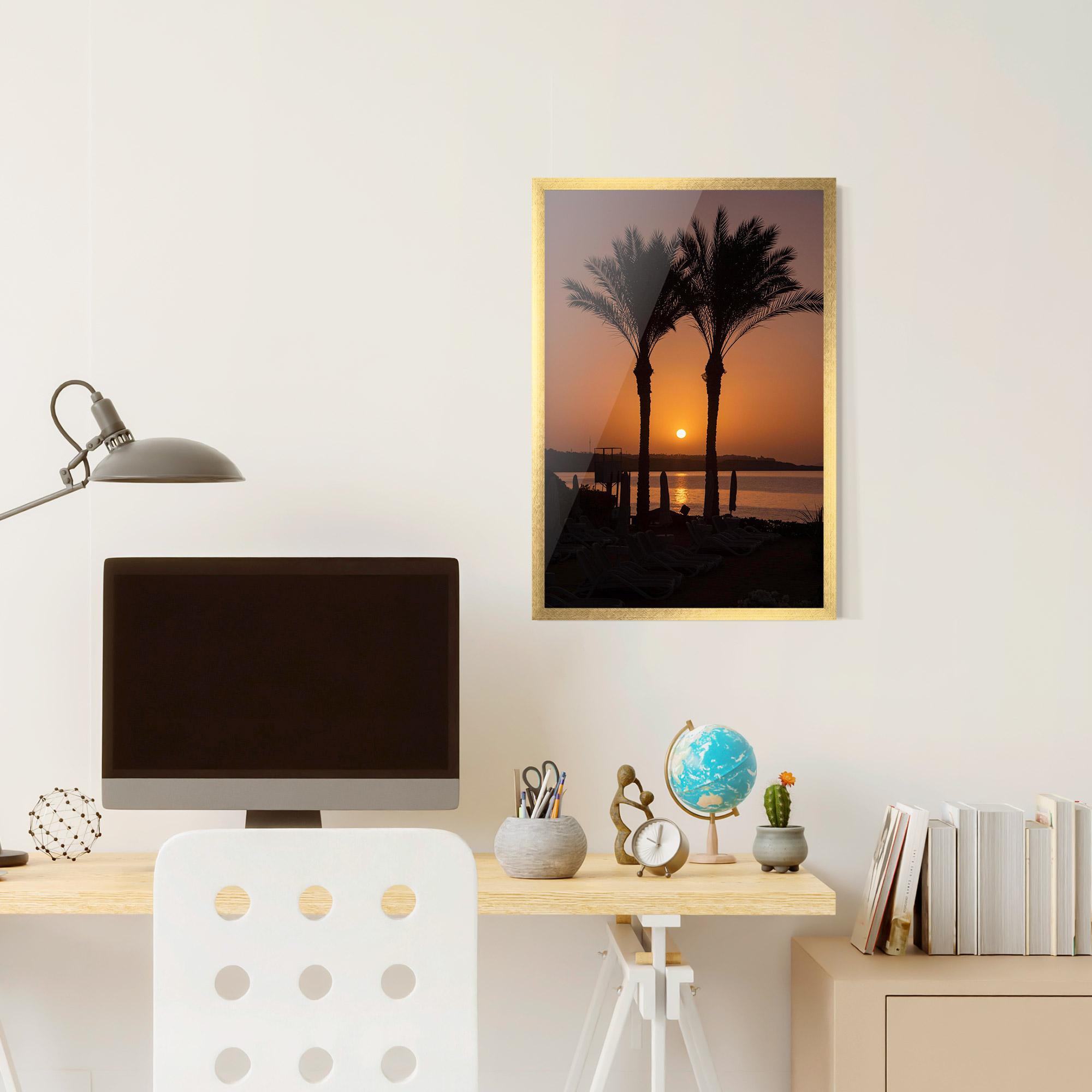 Poster Înrămat Night Palm mockup 6