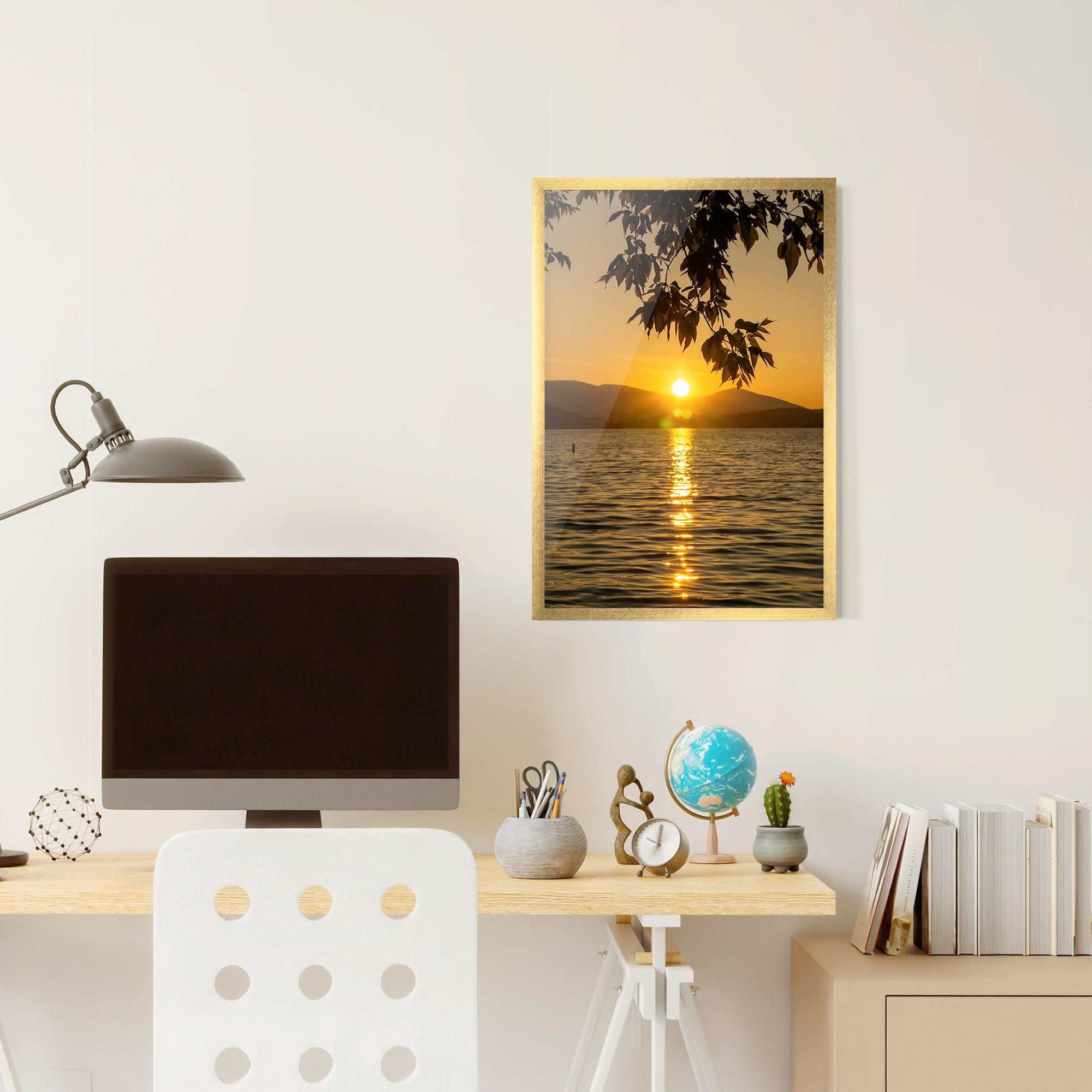 Poster Înrămat Yellow Sunrise mockup 6