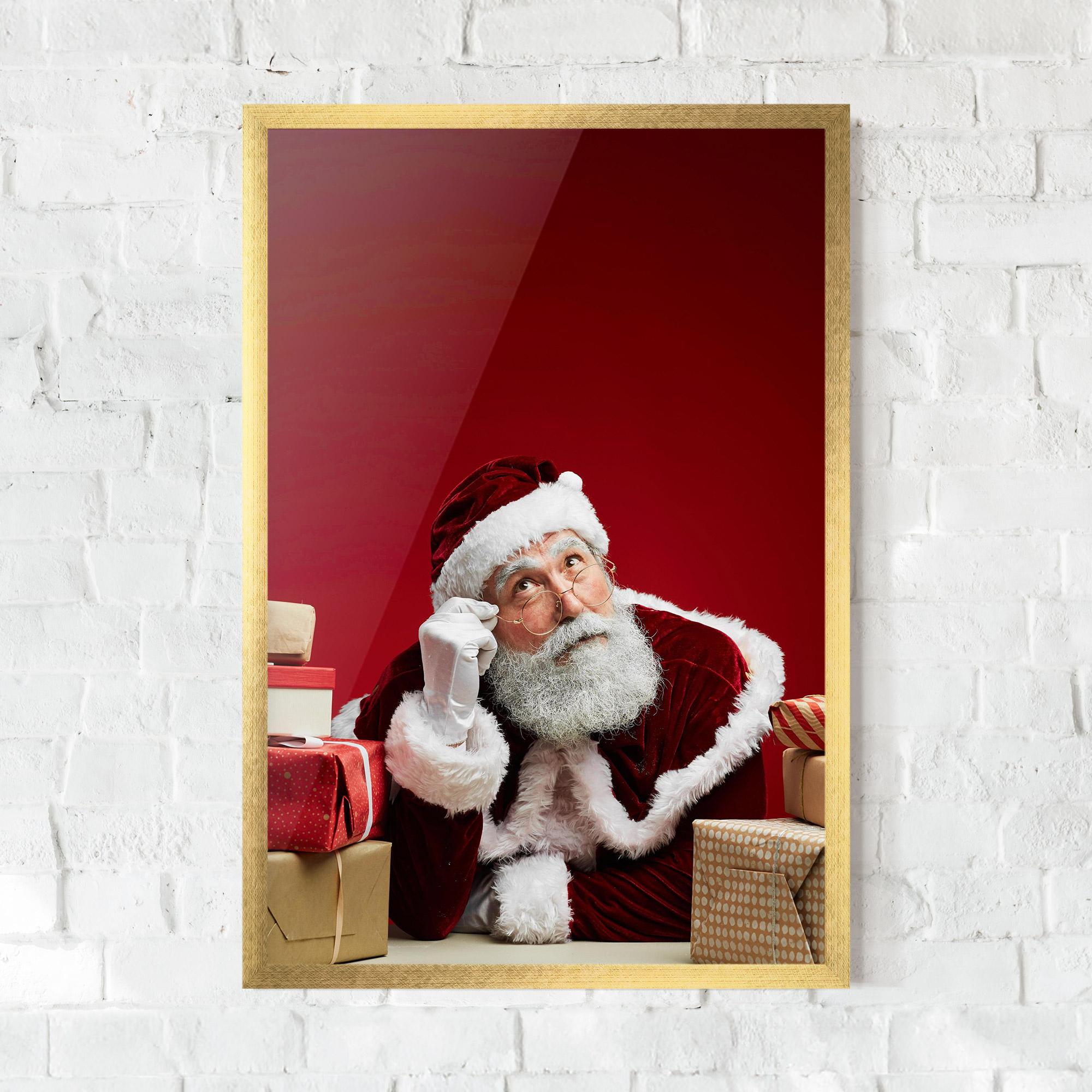 Poster Înrămat Pensive Santa mockup 0