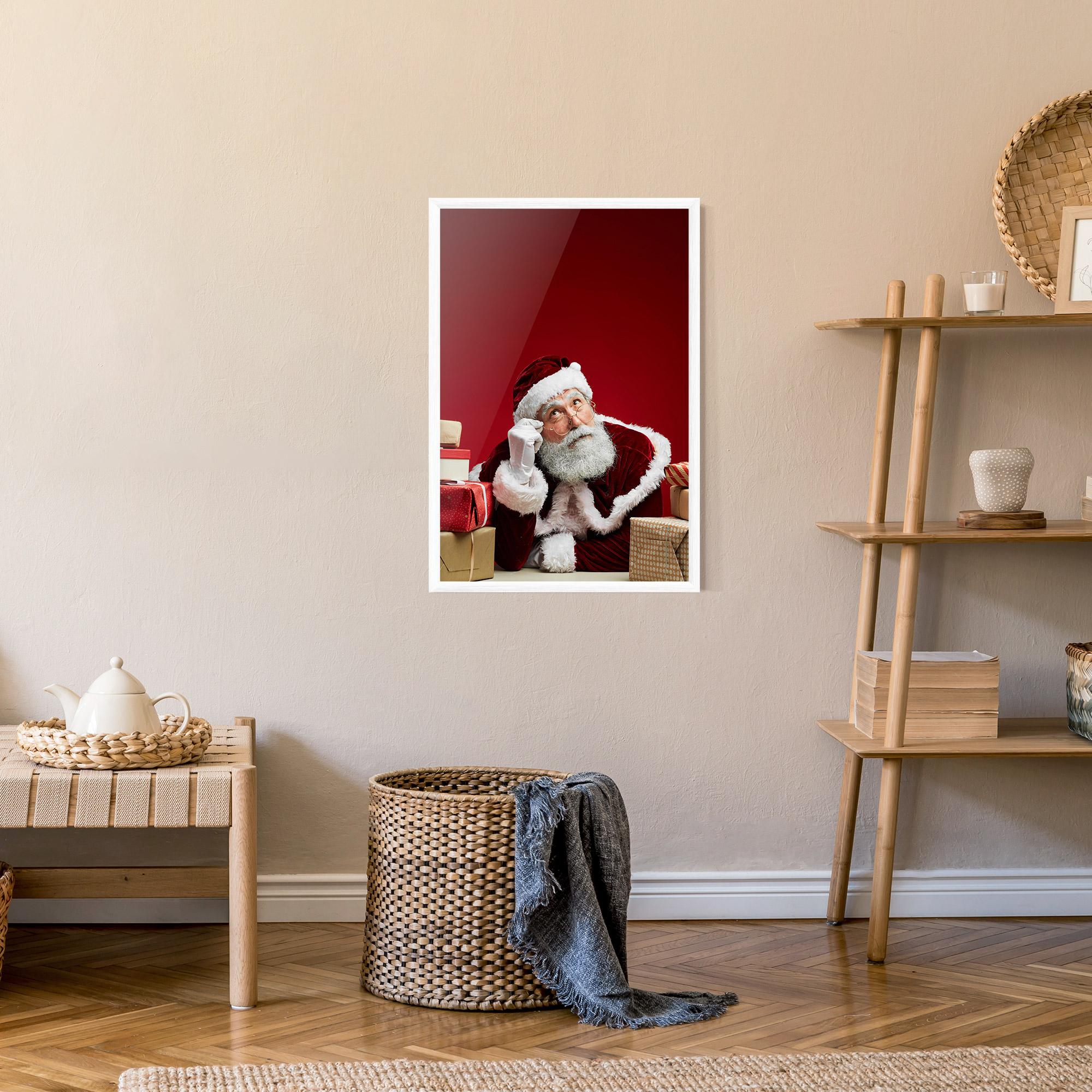 Poster Înrămat Pensive Santa mockup 9