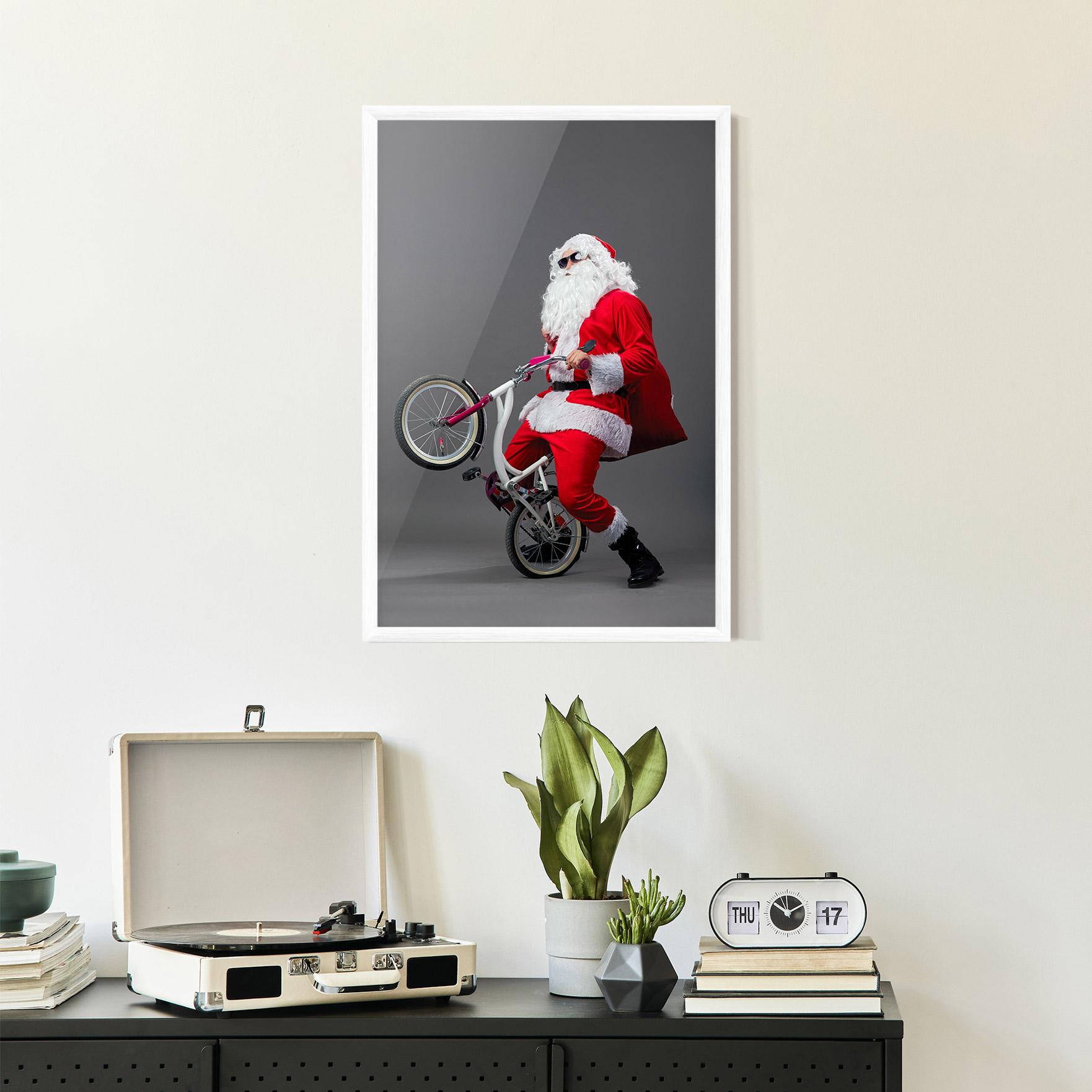 Poster Înrămat Santa Rides Bicycle mockup 2
