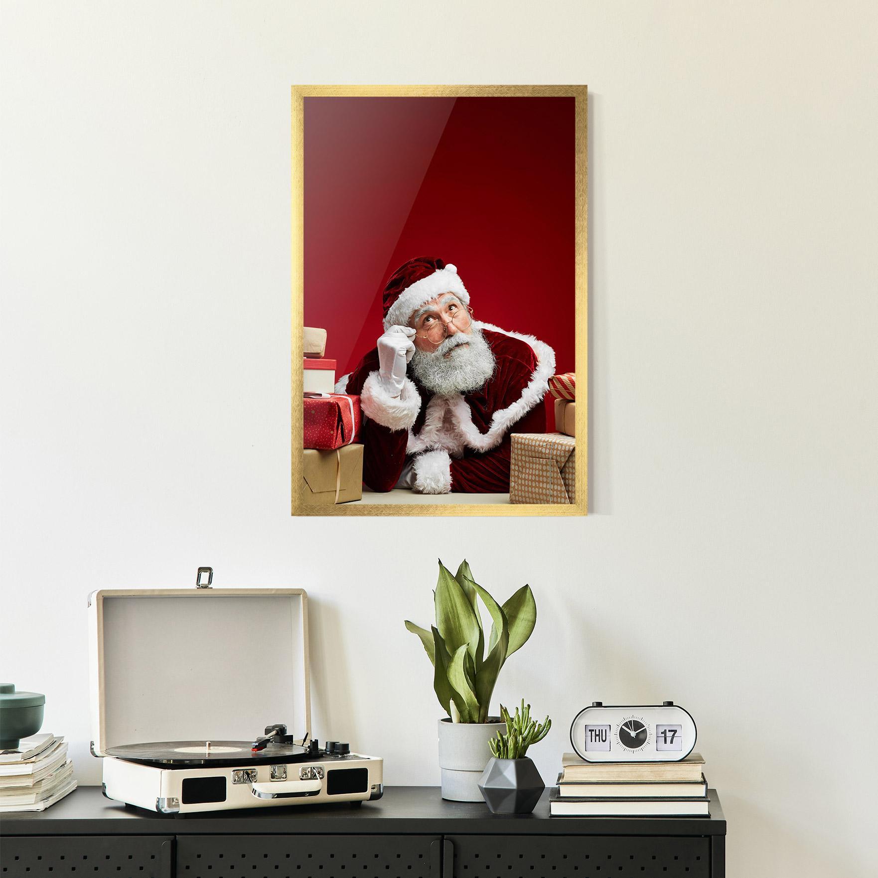 Poster Înrămat Pensive Santa mockup 2