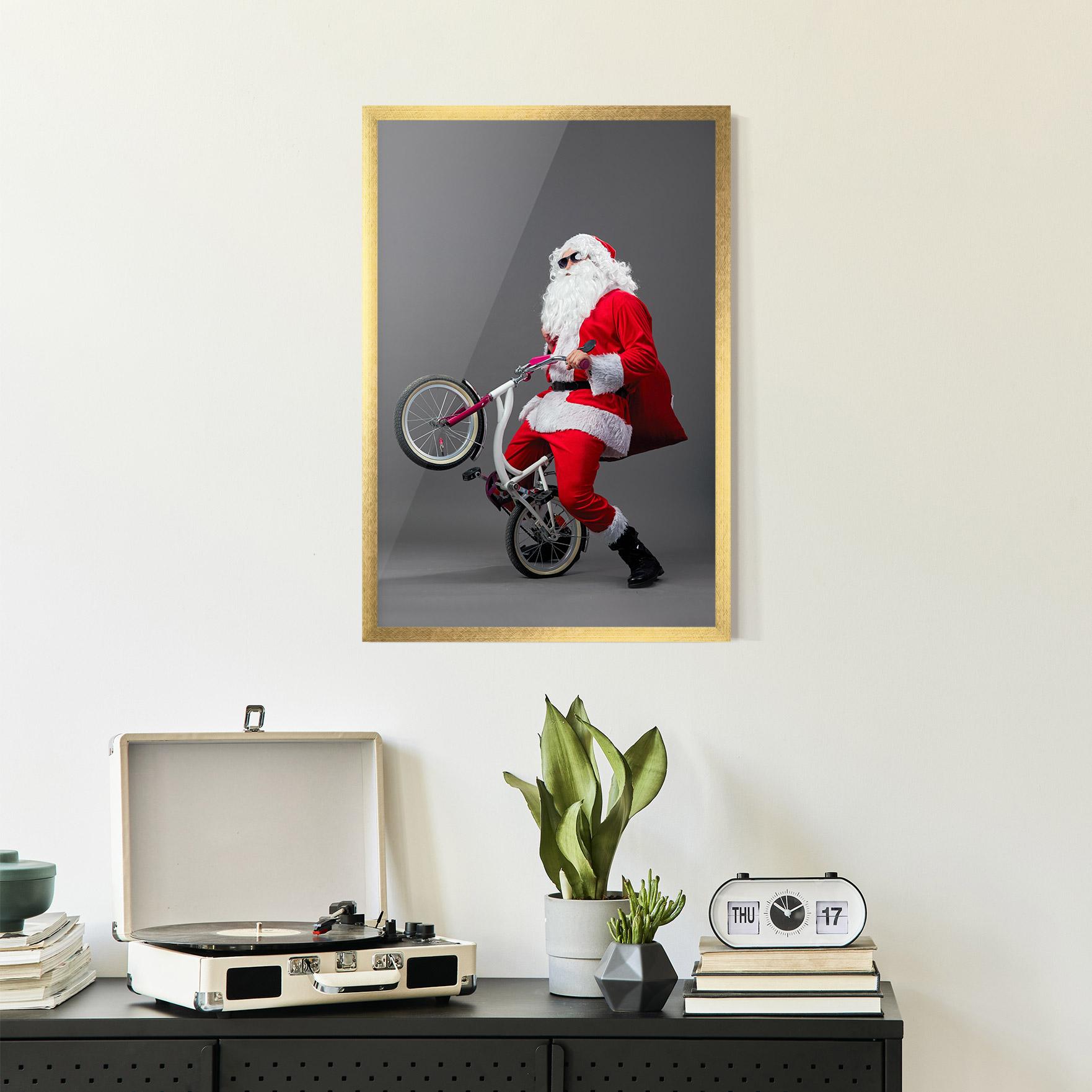 Poster Înrămat Santa Rides Bicycle mockup 2