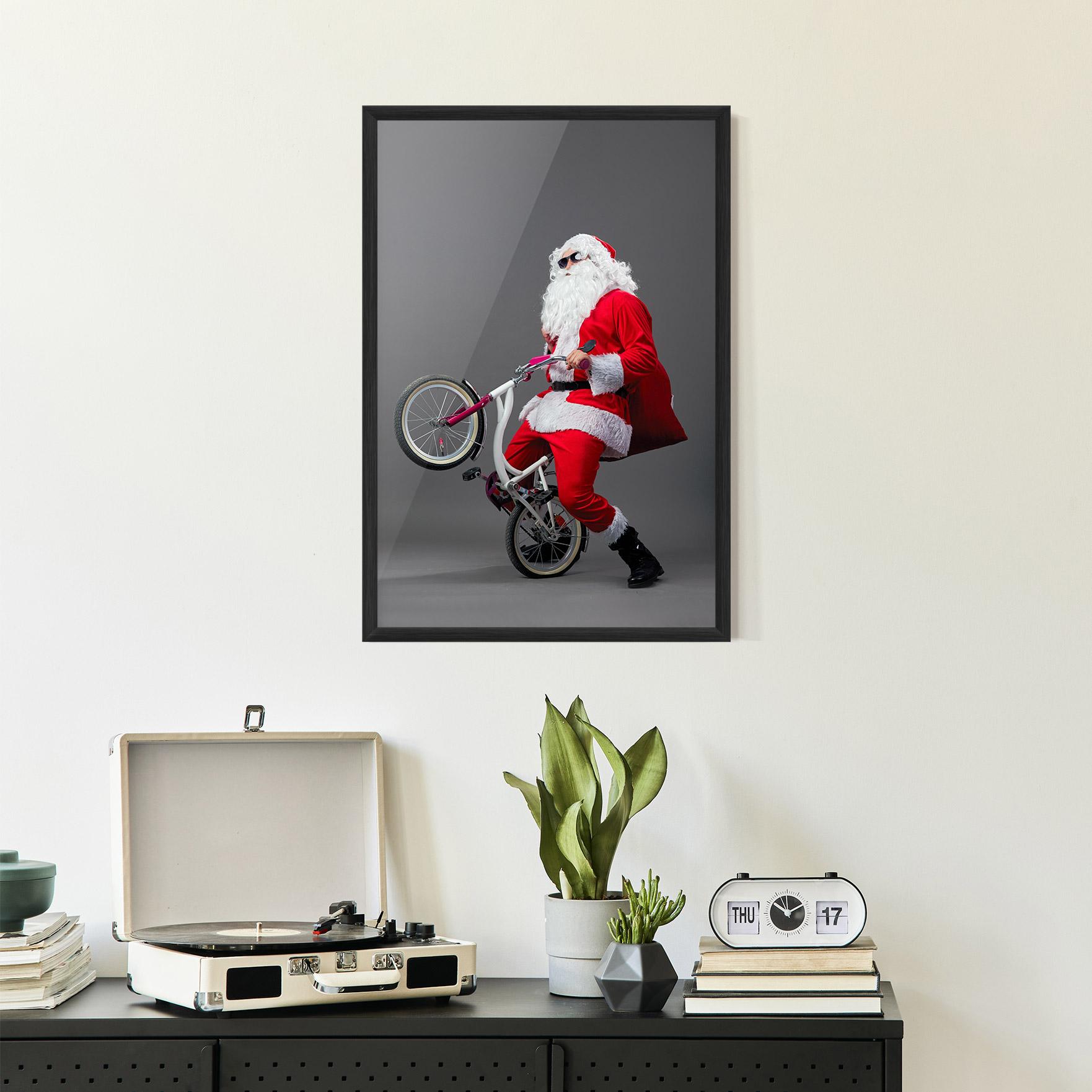 Poster Înrămat Santa Rides Bicycle mockup 2