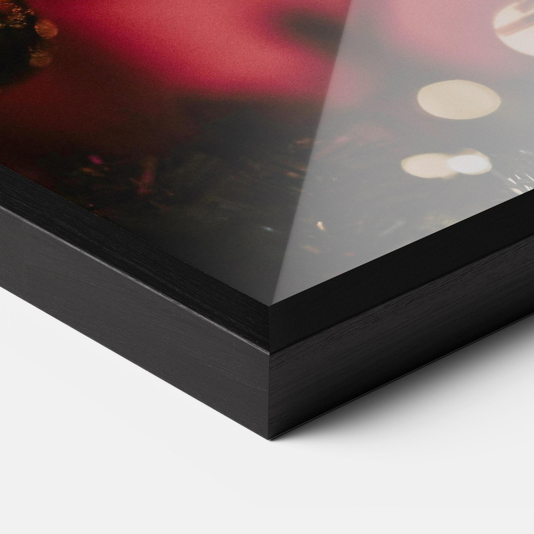 Poster Înrămat Dark Pink Christmas Balls mockup 3