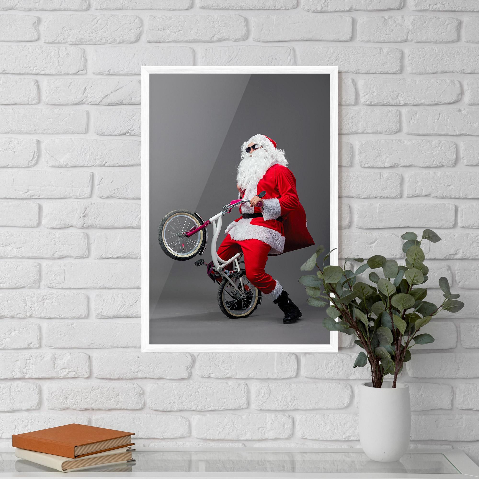 Poster Înrămat Santa Rides Bicycle mockup 5