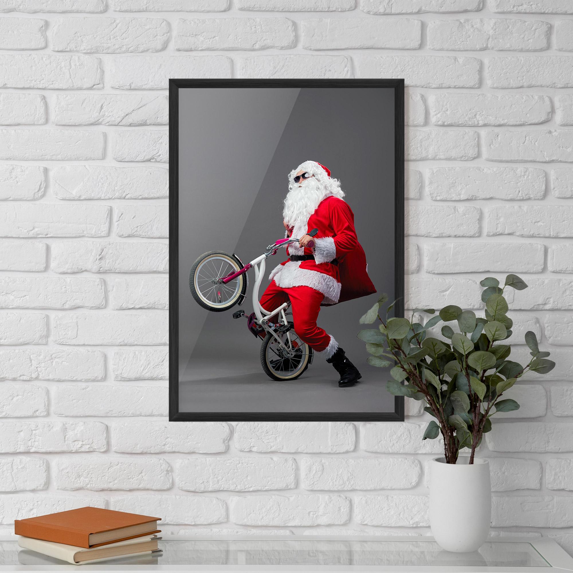 Poster Înrămat Santa Rides Bicycle mockup 5
