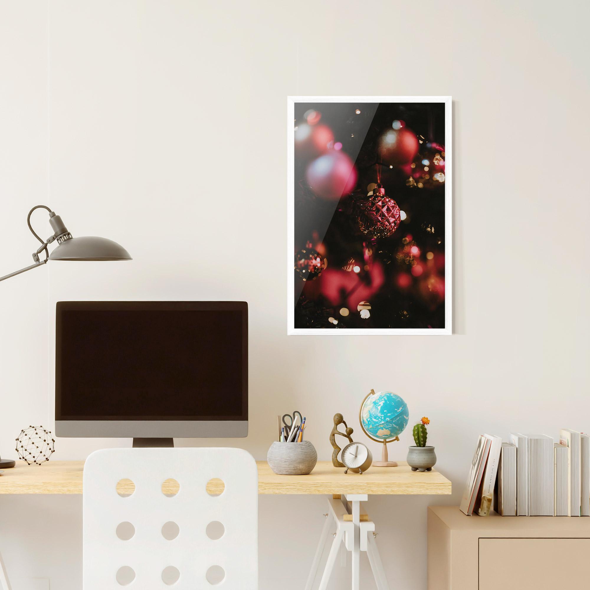 Poster Înrămat Dark Pink Christmas Balls mockup 6