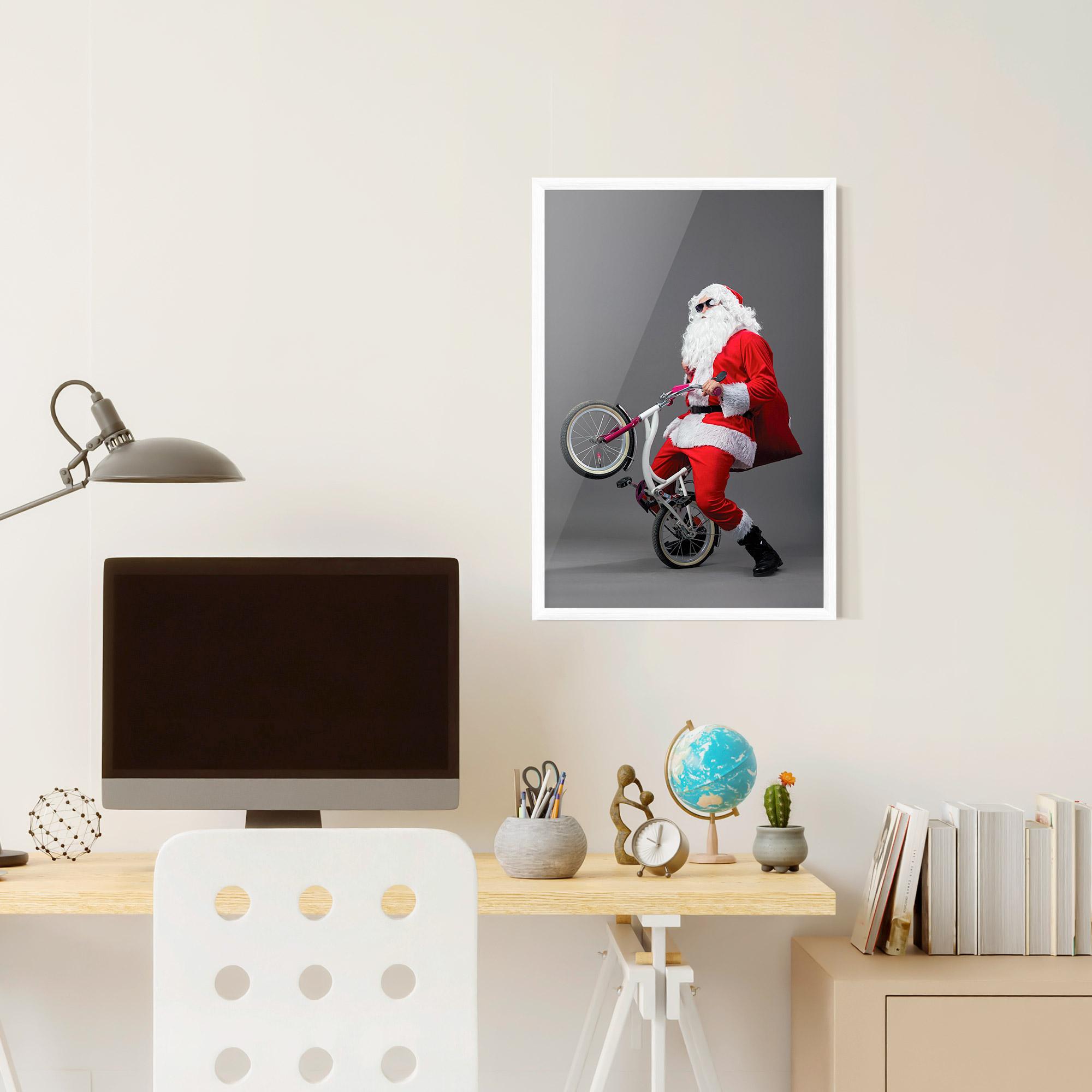 Poster Înrămat Santa Rides Bicycle mockup 6