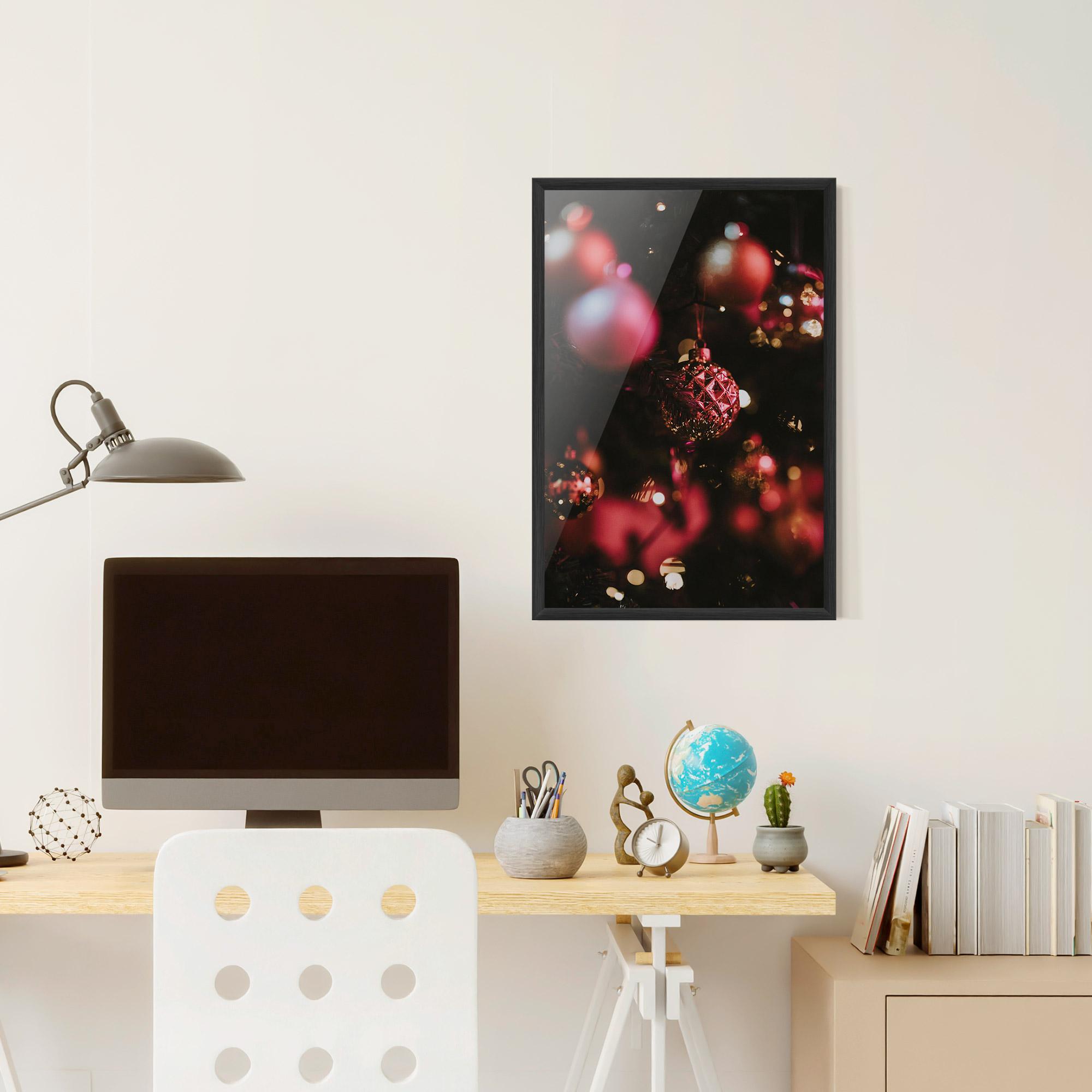 Poster Înrămat Dark Pink Christmas Balls mockup 6