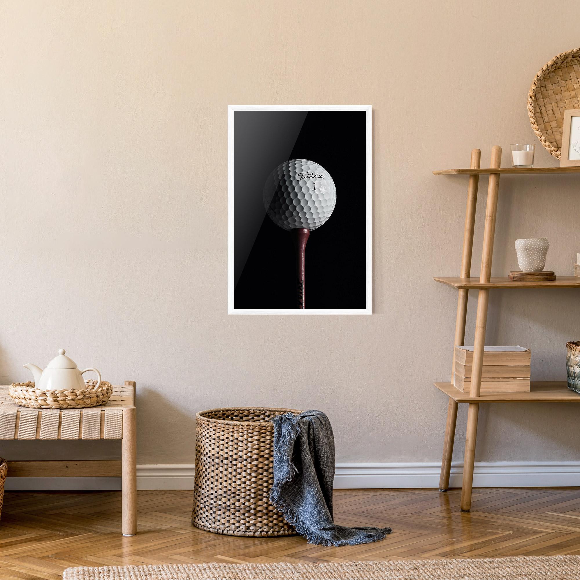 Poster Înrămat White Golf Ball On Black mockup 9