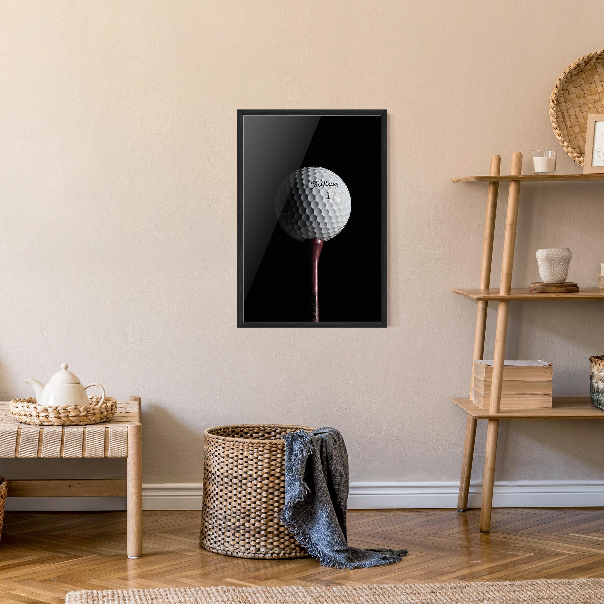 Poster Înrămat White Golf Ball On Black mockup 9