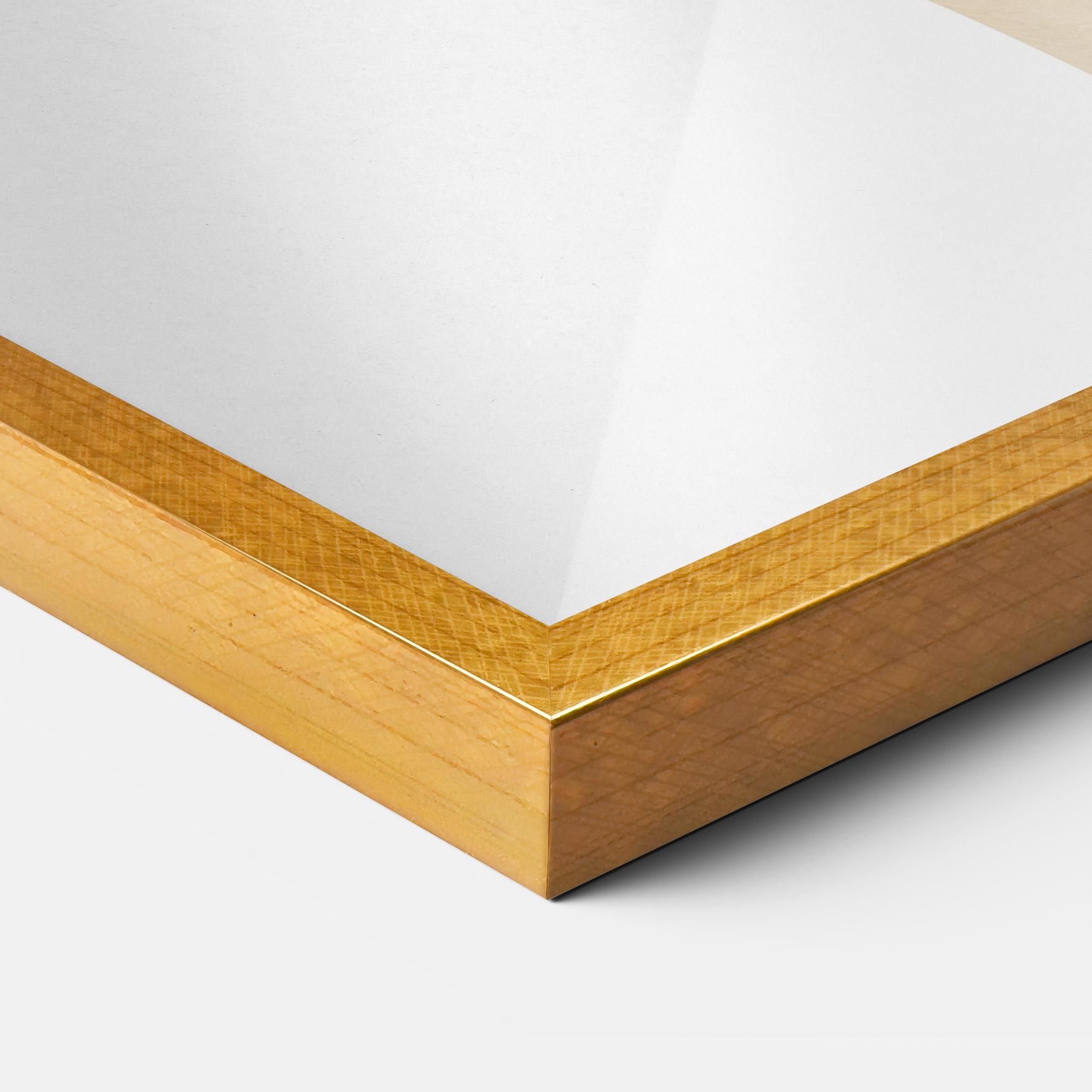 Poster Înrămat Golden Golf Ball mockup 3