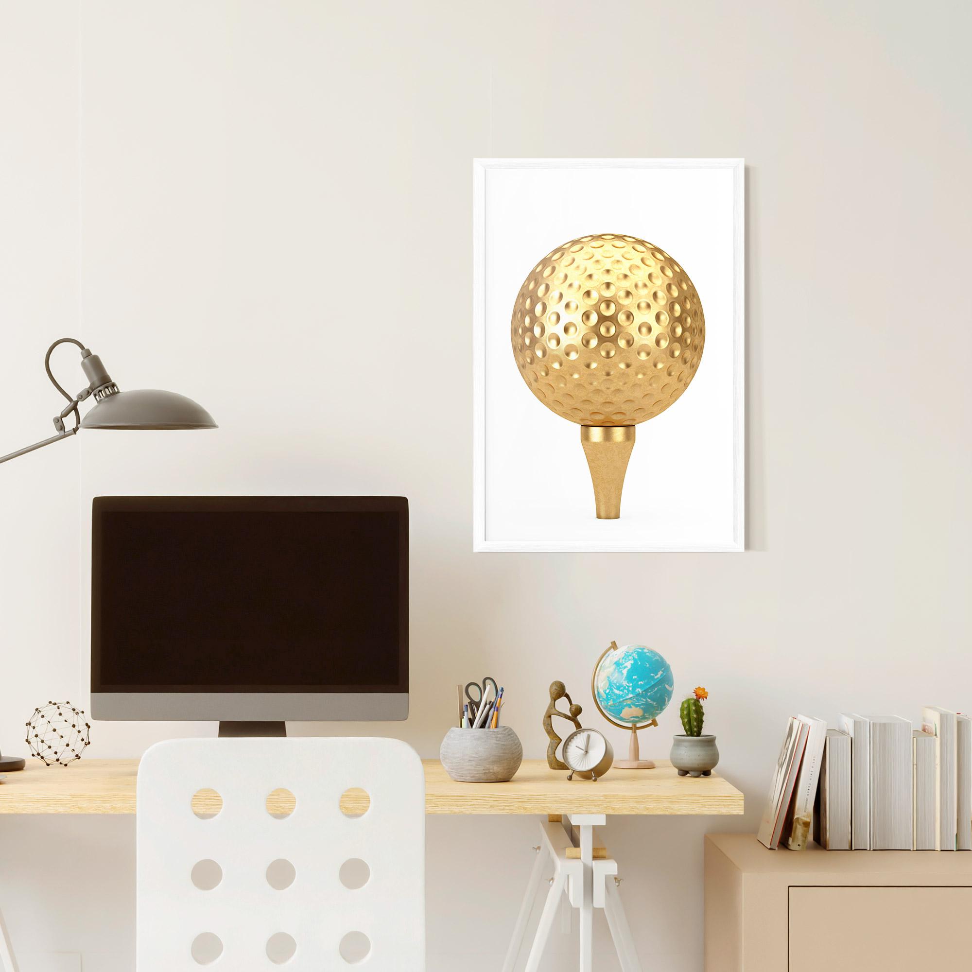 Poster Înrămat Golden Golf Ball mockup 6
