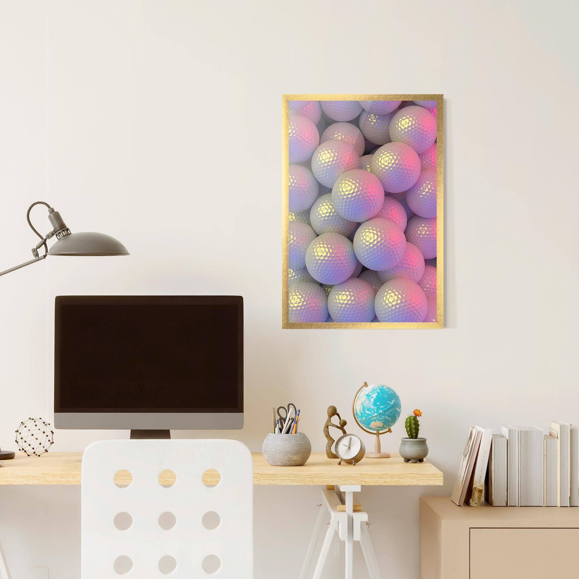 Poster Înrămat Purple Light Golf Ball mockup 6