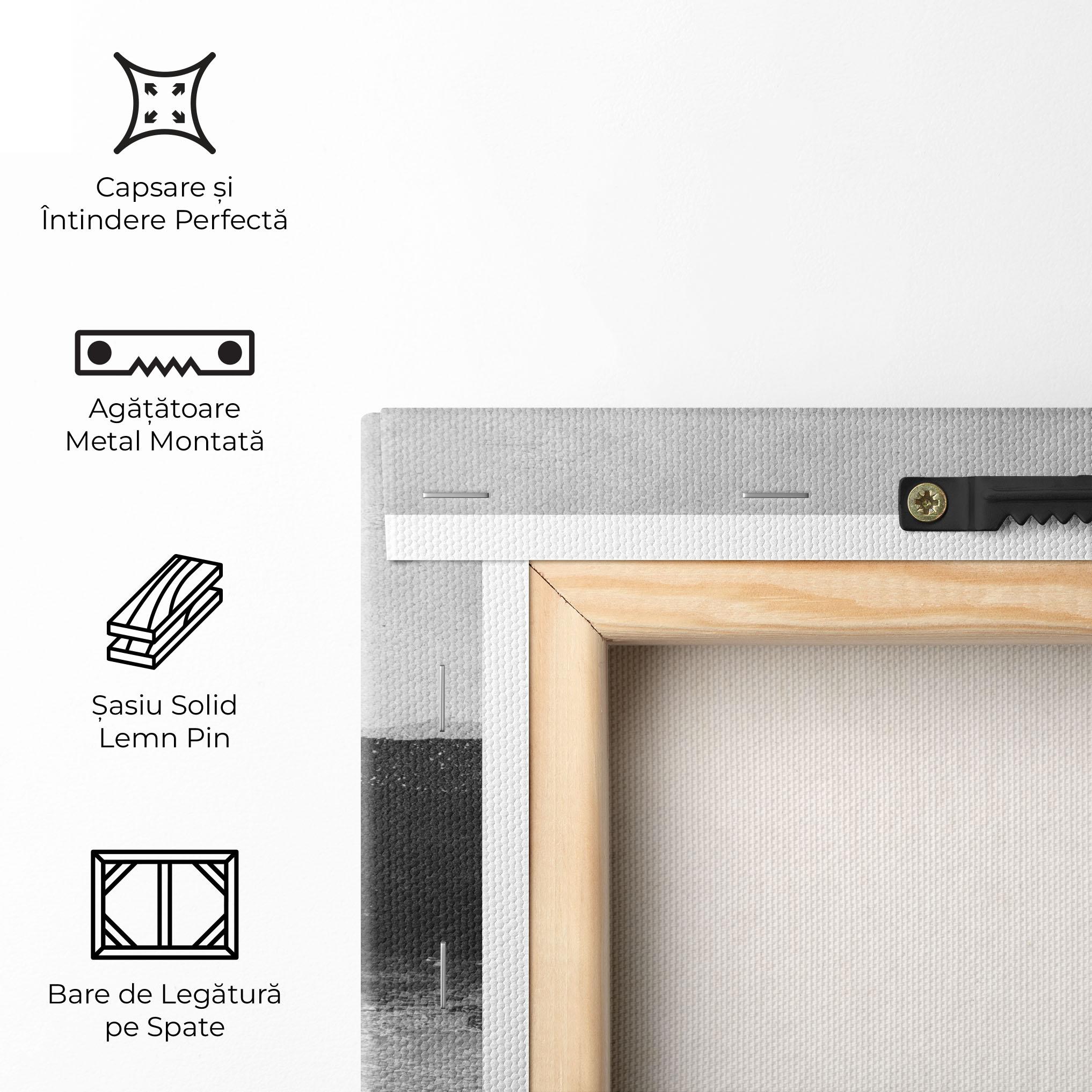 Tablou Canvas Modern Circle With Gold mockup 5