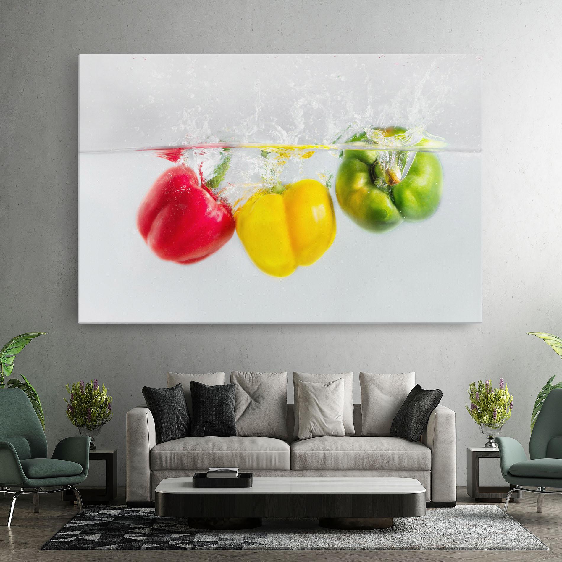Tablou Canvas Bellpepper In Water mockup 7