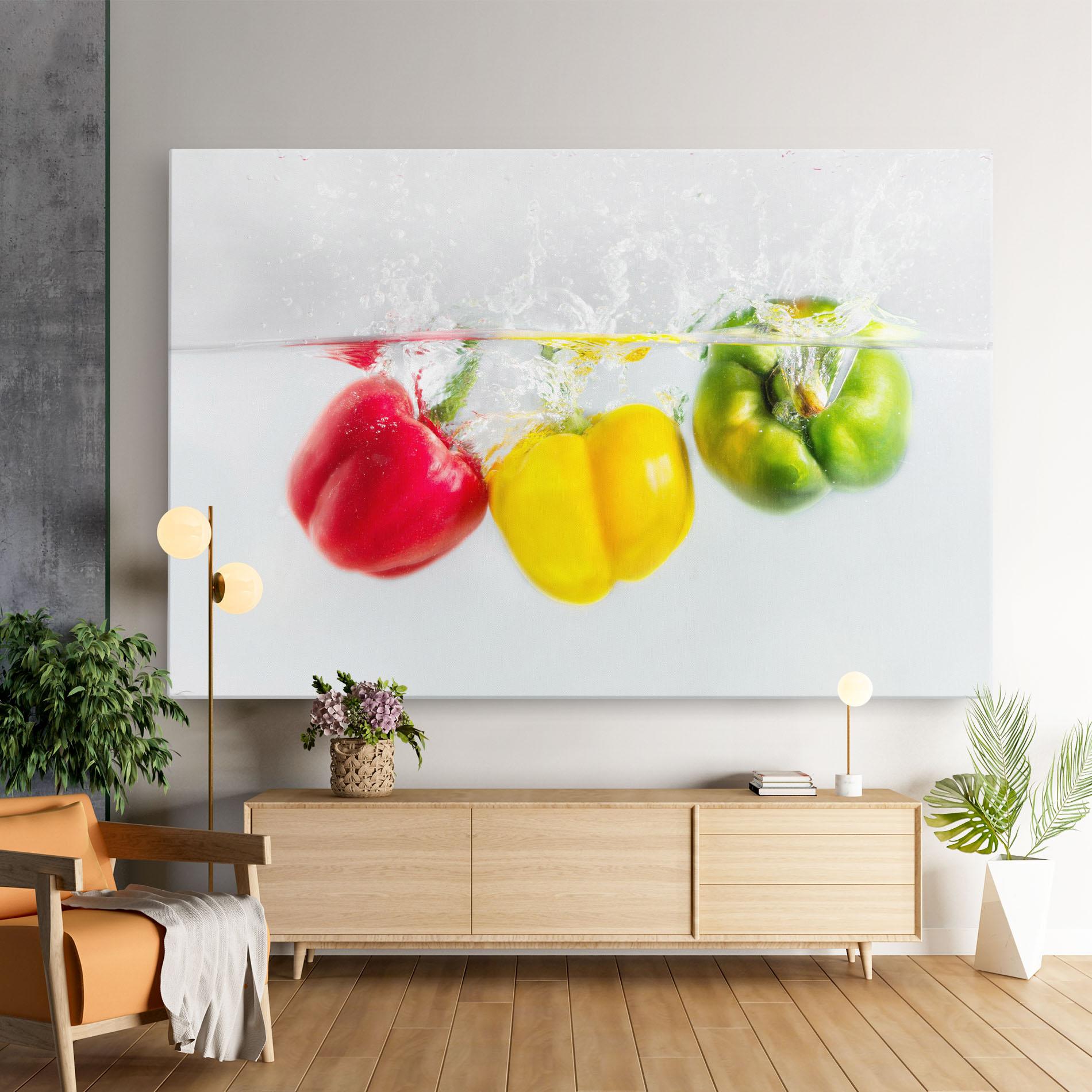 Tablou Canvas Bellpepper In Water mockup 9