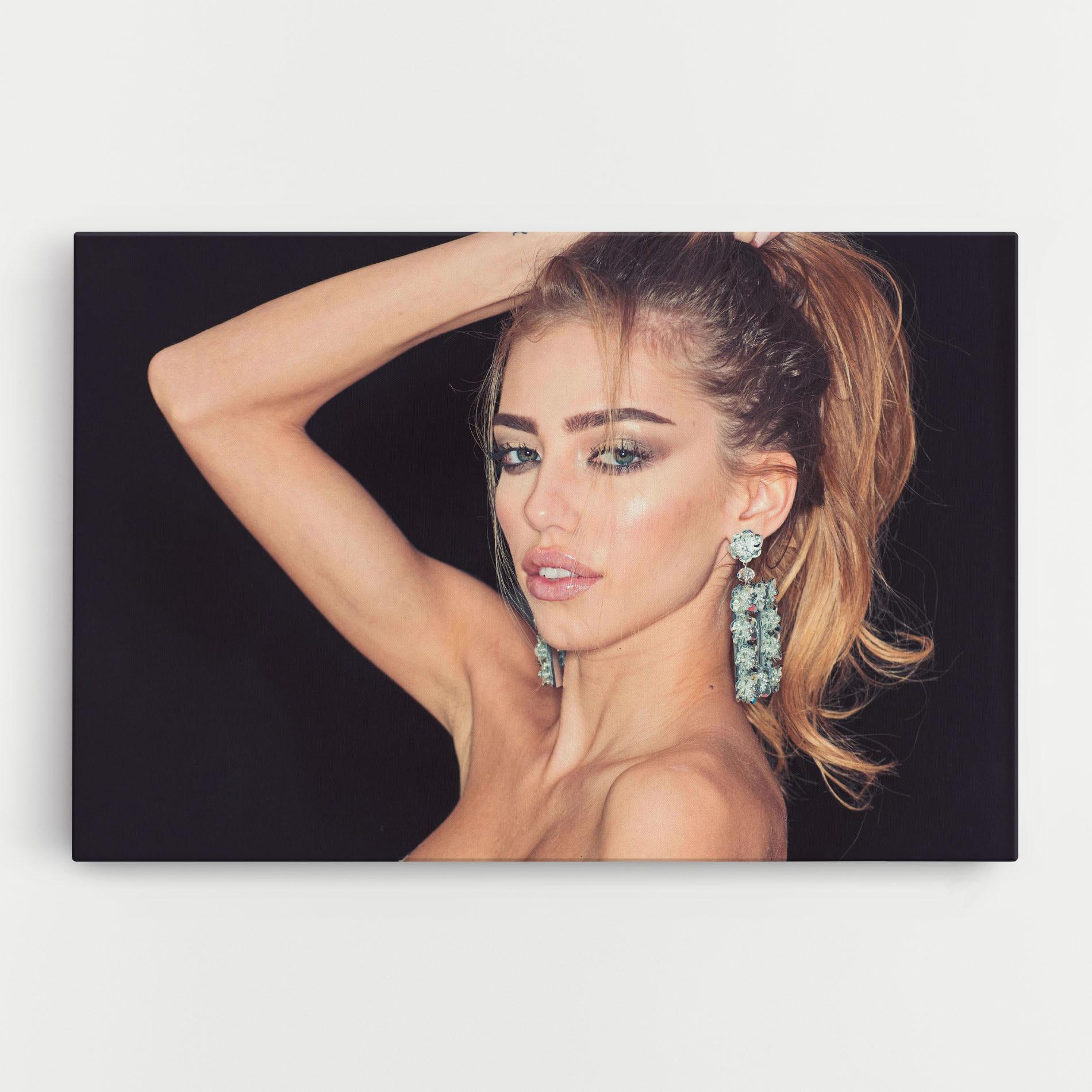 Tablou Canvas Flower Earrings mockup 0