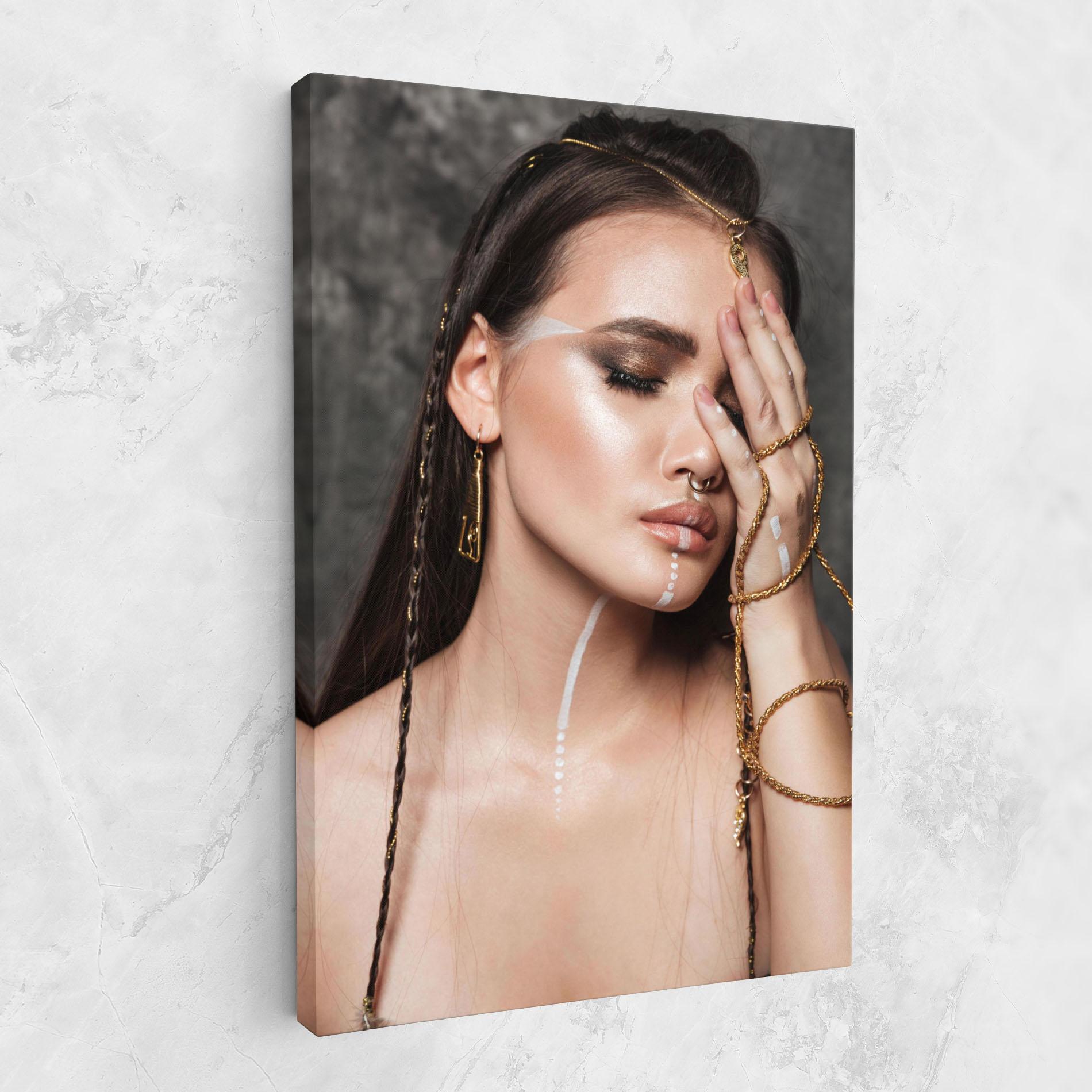 Tablou Canvas Gold Hand Accessory mockup 1