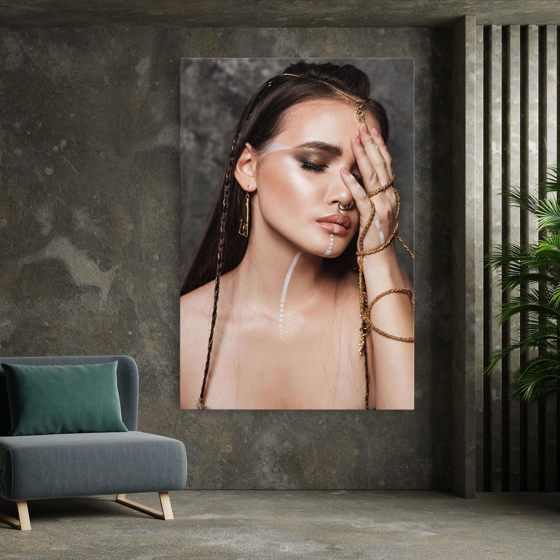 Tablou Canvas Gold Hand Accessory mockup 7