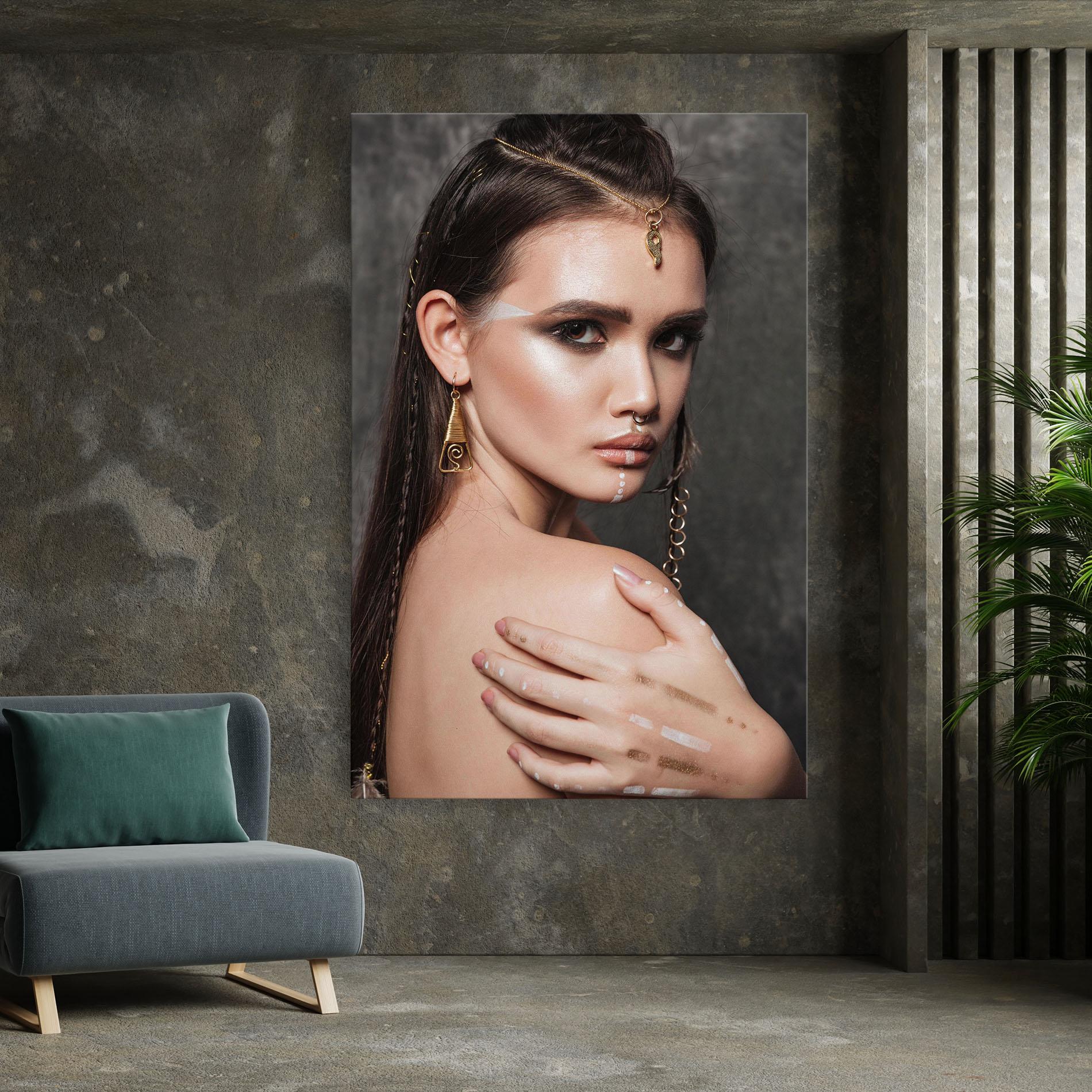 Tablou Canvas Gold Triangle Earring mockup 7