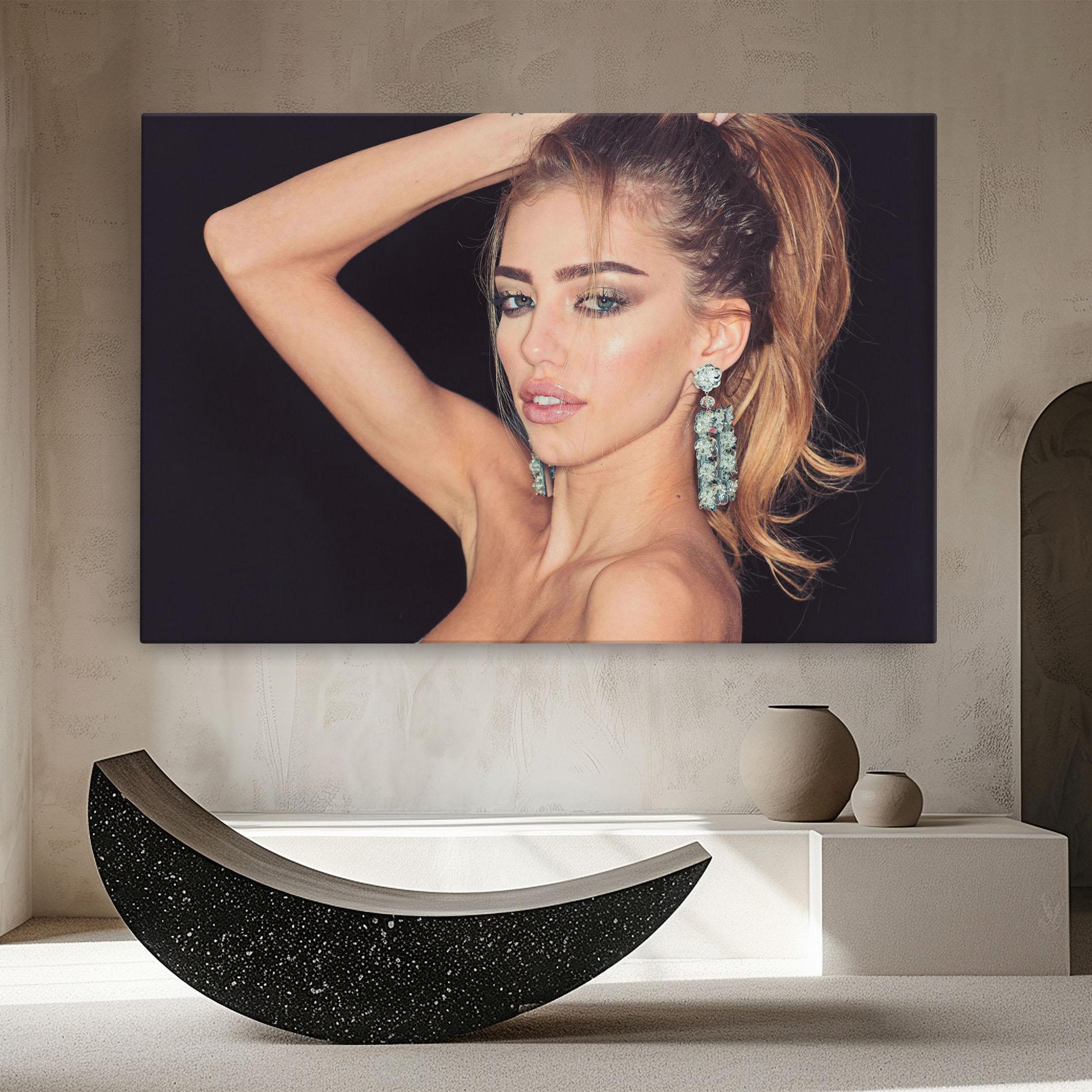 Tablou Canvas Flower Earrings mockup 8