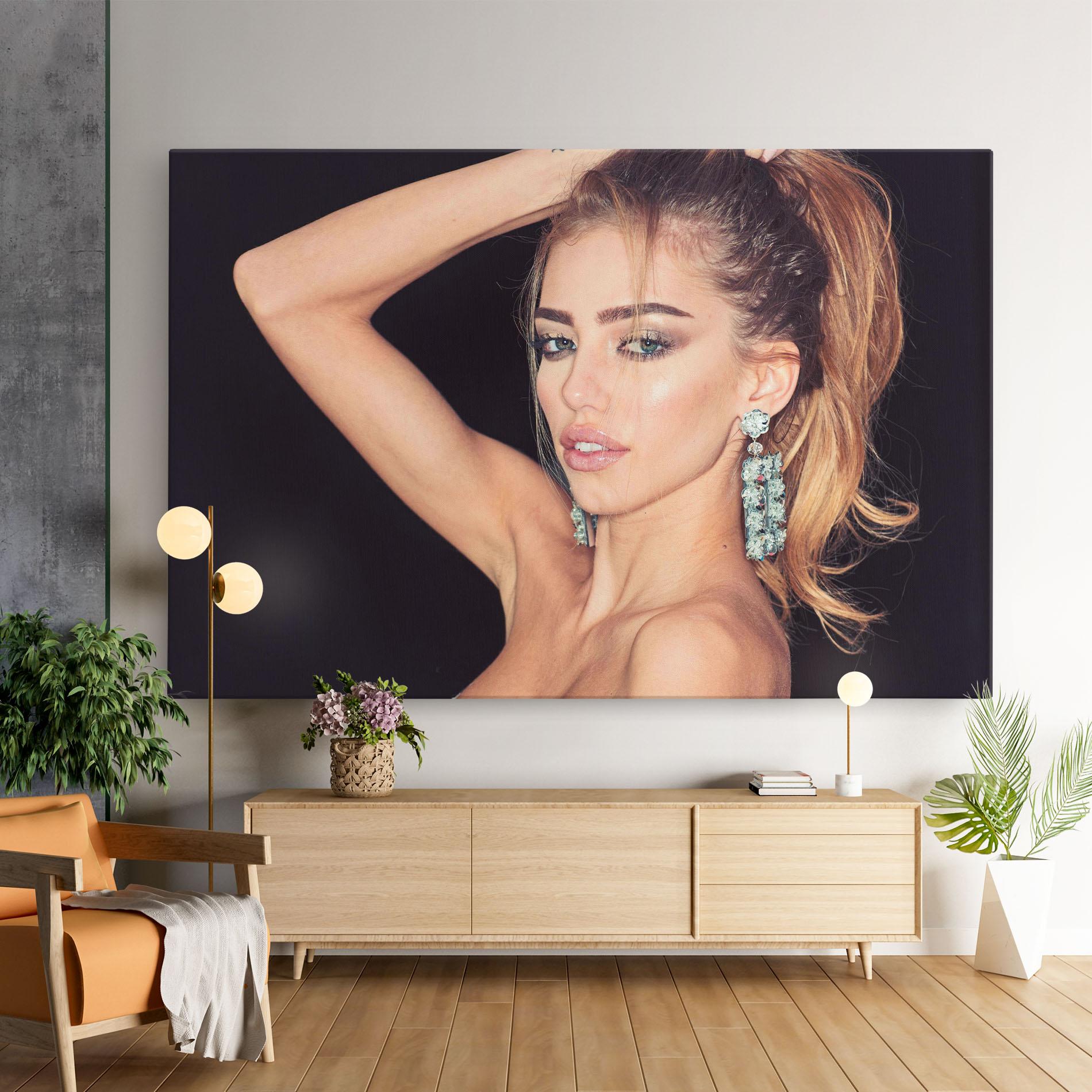 Tablou Canvas Flower Earrings mockup 9