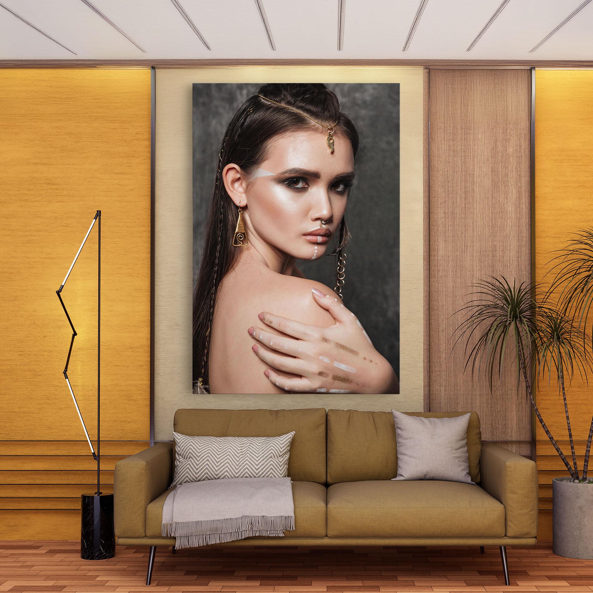 Tablou Canvas Gold Triangle Earring mockup 9