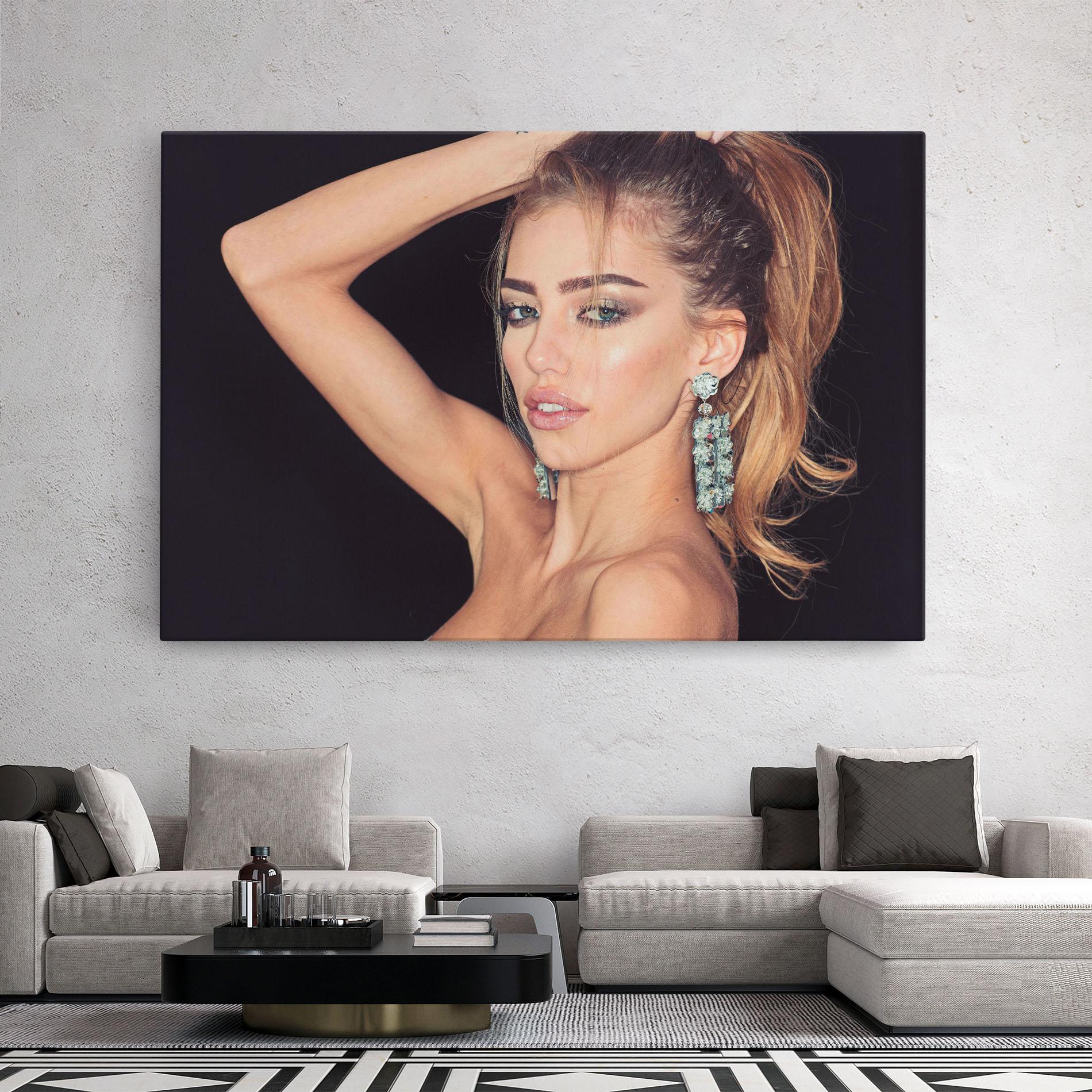 Tablou Canvas Flower Earrings mockup 2