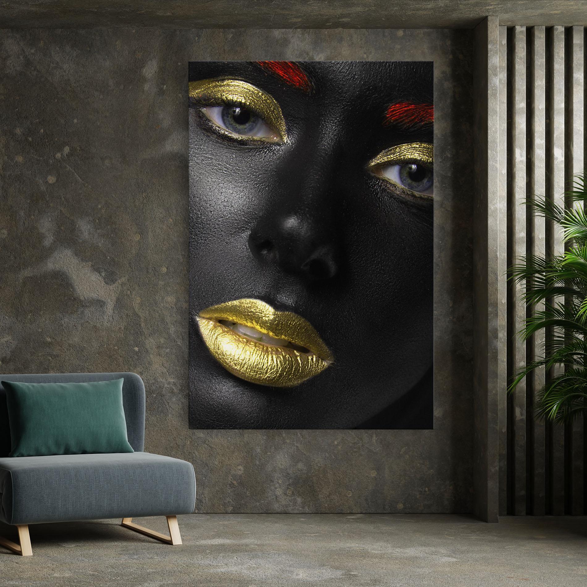 Tablou Canvas Gold Make Up And Lips mockup 7
