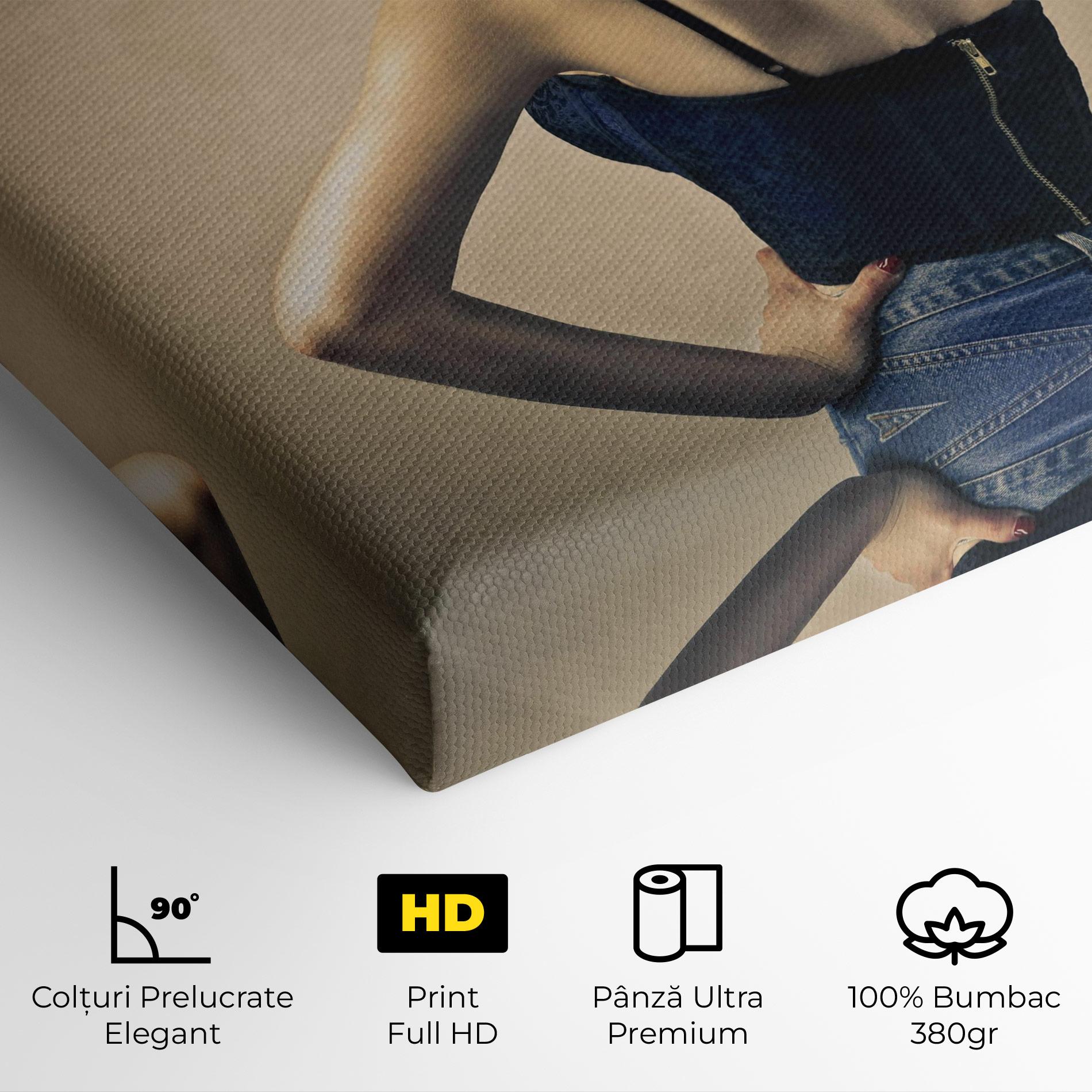 Tablou Canvas Pin Up Girl mockup 4
