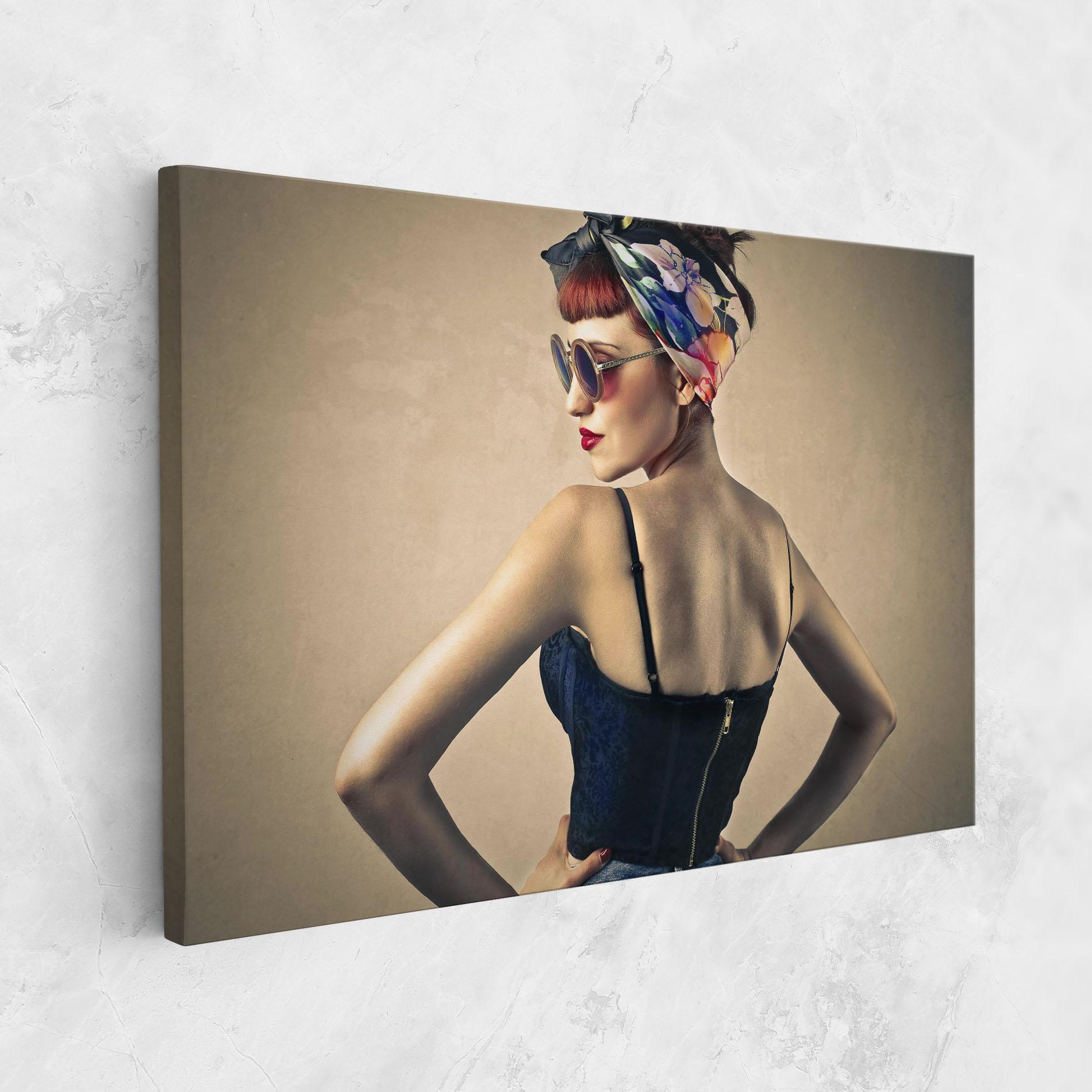 Tablou Canvas Pin Up Girl mockup 1