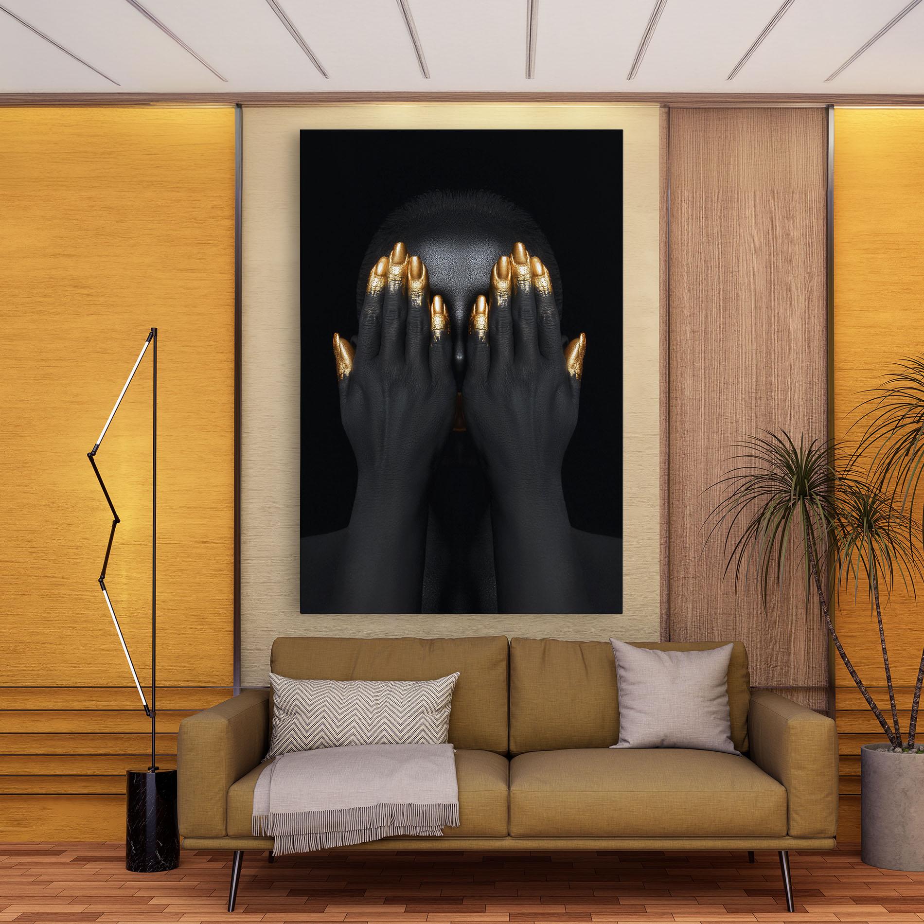 Tablou Canvas Gold Fingertips Chain mockup 9