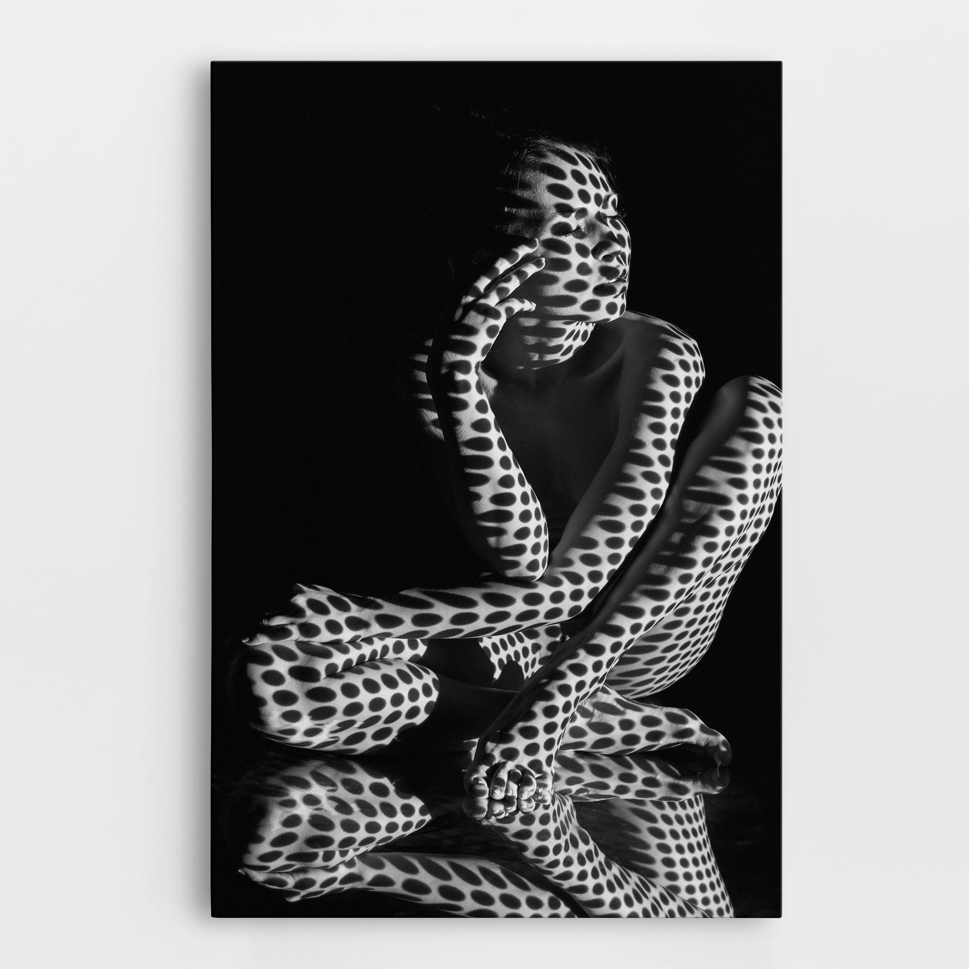 Tablou Canvas Black White Pattern Woman mockup 0