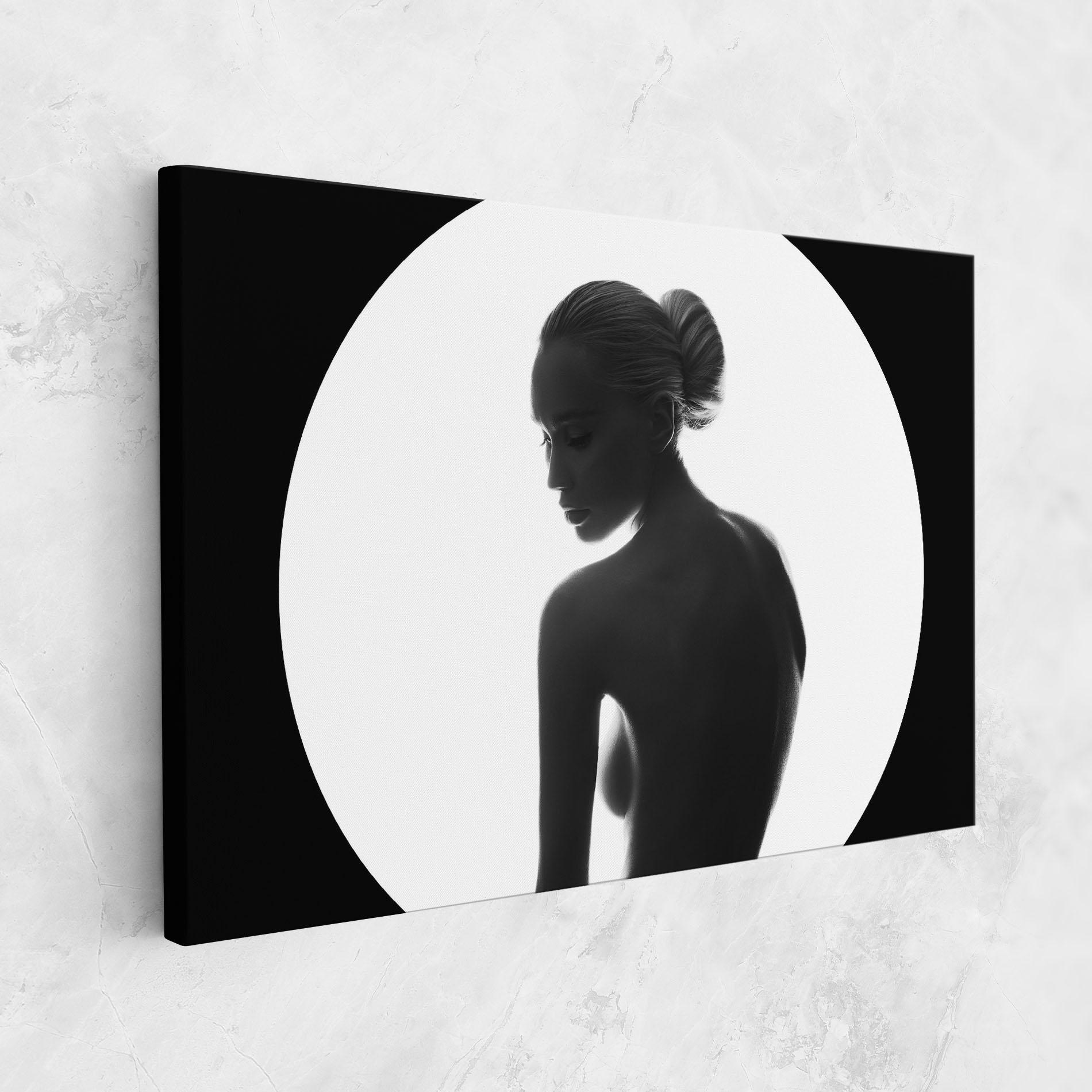 Tablou Canvas Woman Body Circle mockup 1